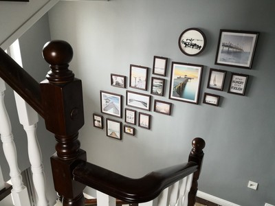 ชุดกรอบรูปติดผนังบันได Stairway18 (View) กรอบรูปไม้ 17 ชิ้นพร้อมภาพตามแบบ + รูปแคนวาส 1 ชิ้น และวัสดุติดตั้ง