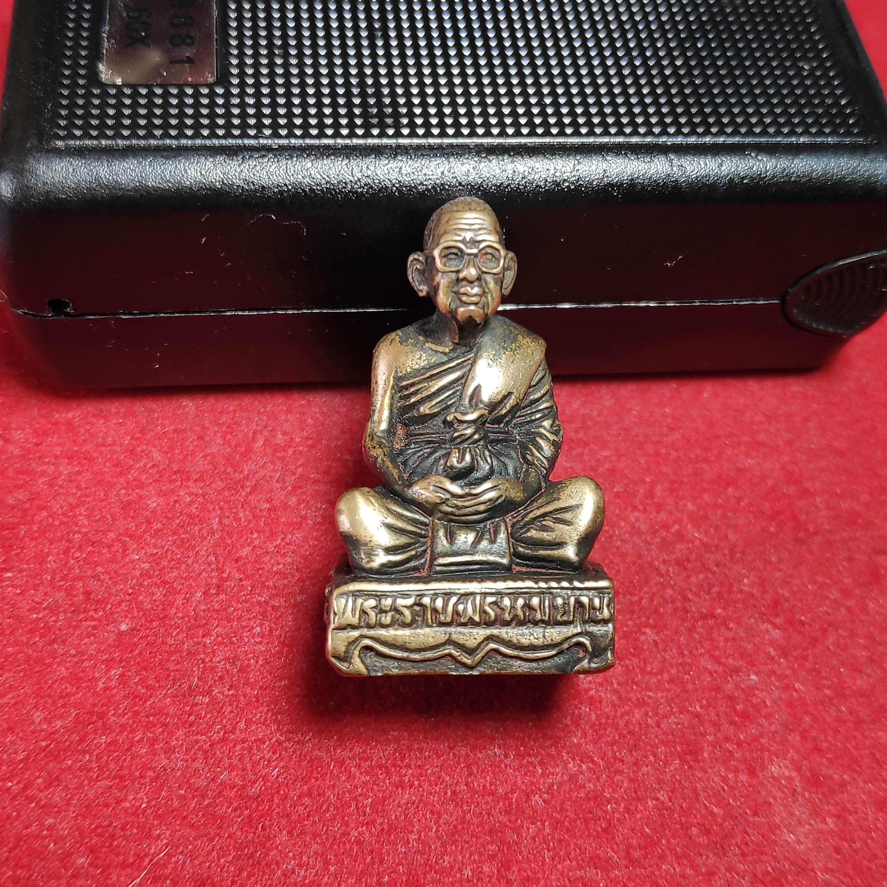 รูปหล่อหลวงพ่อฤาษีลิงดำวัดท่าซุง