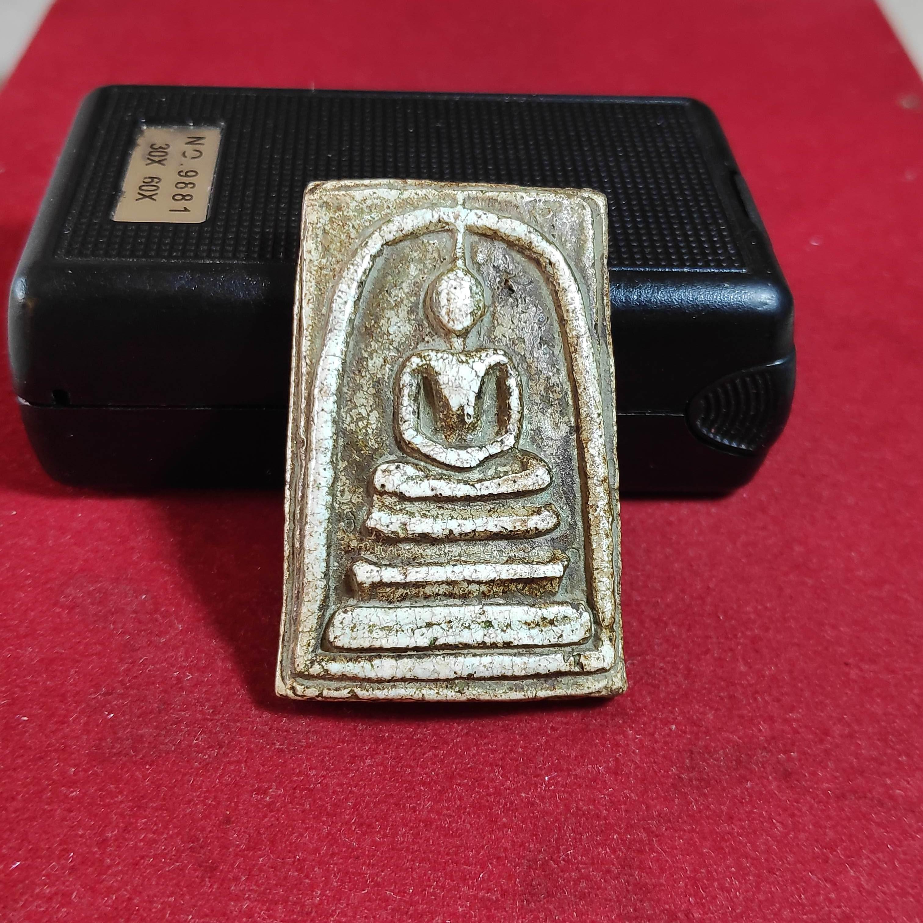 พระสมเด็จวัดระฆังหลังพญาครุฑ