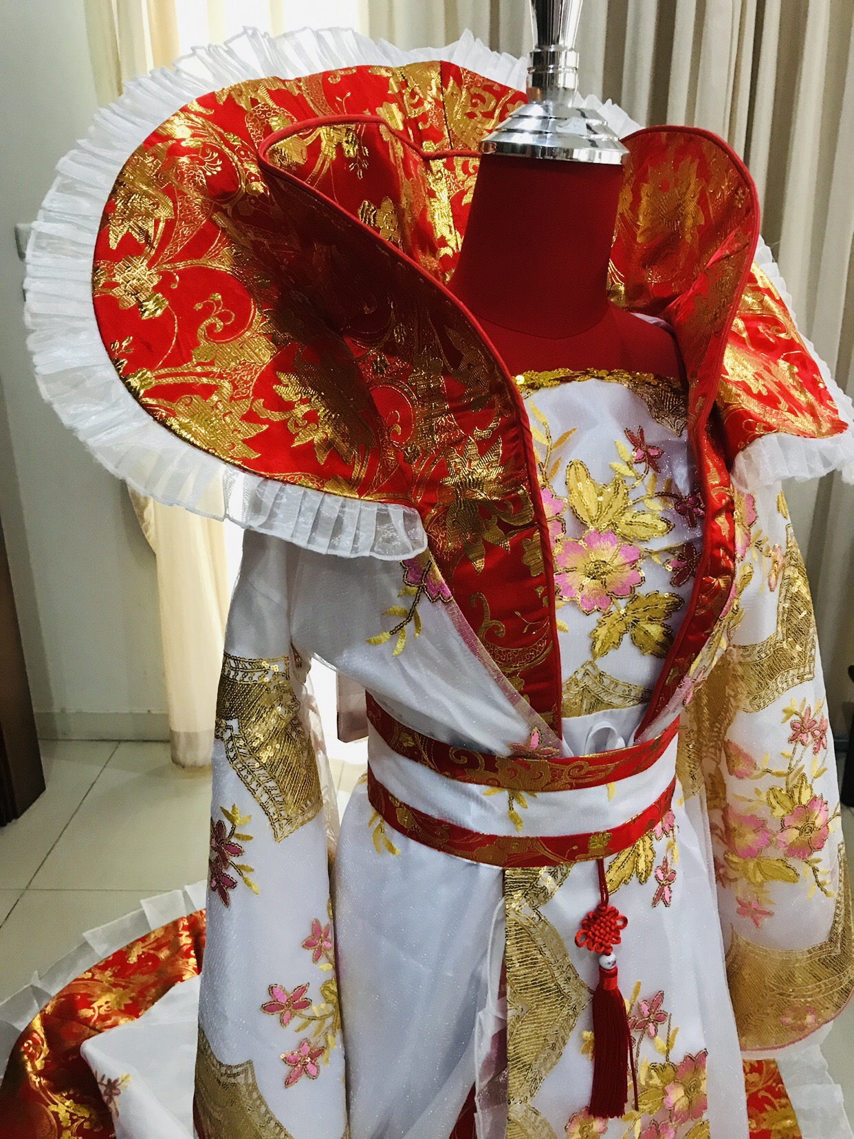 ชุดราชินีถัง สีขาว รหัส RPN 274 สินค้าพร้อมส่ง