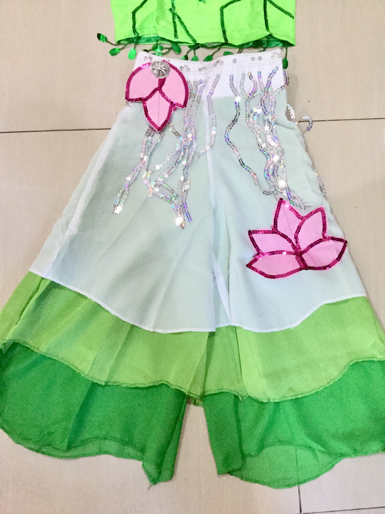 ชุดเต้นเด็กสีเขียวแขนกุด. รหัส 50