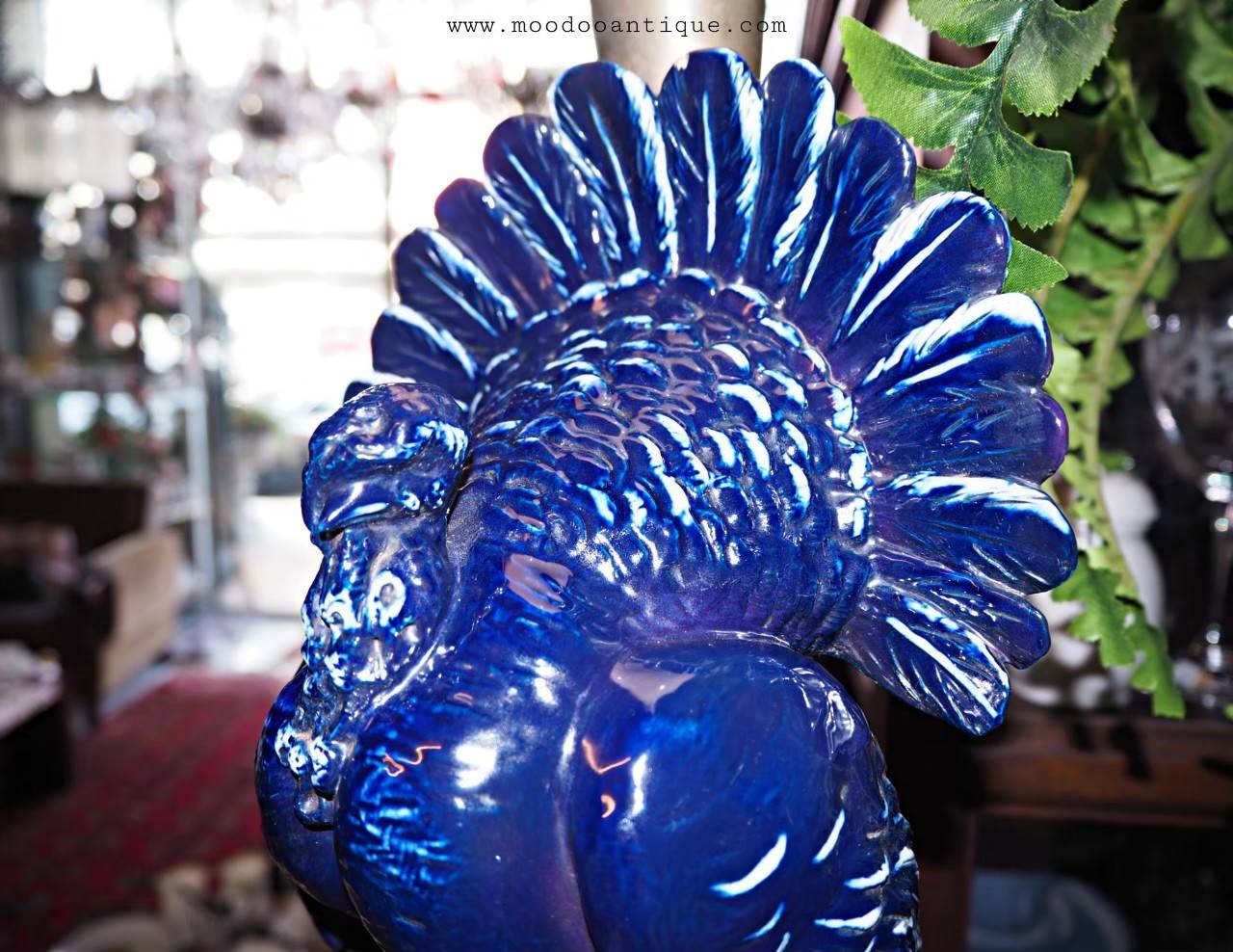 โคมไฟตั้งโต๊ะรูปนกยูงสีนำ้เงิน