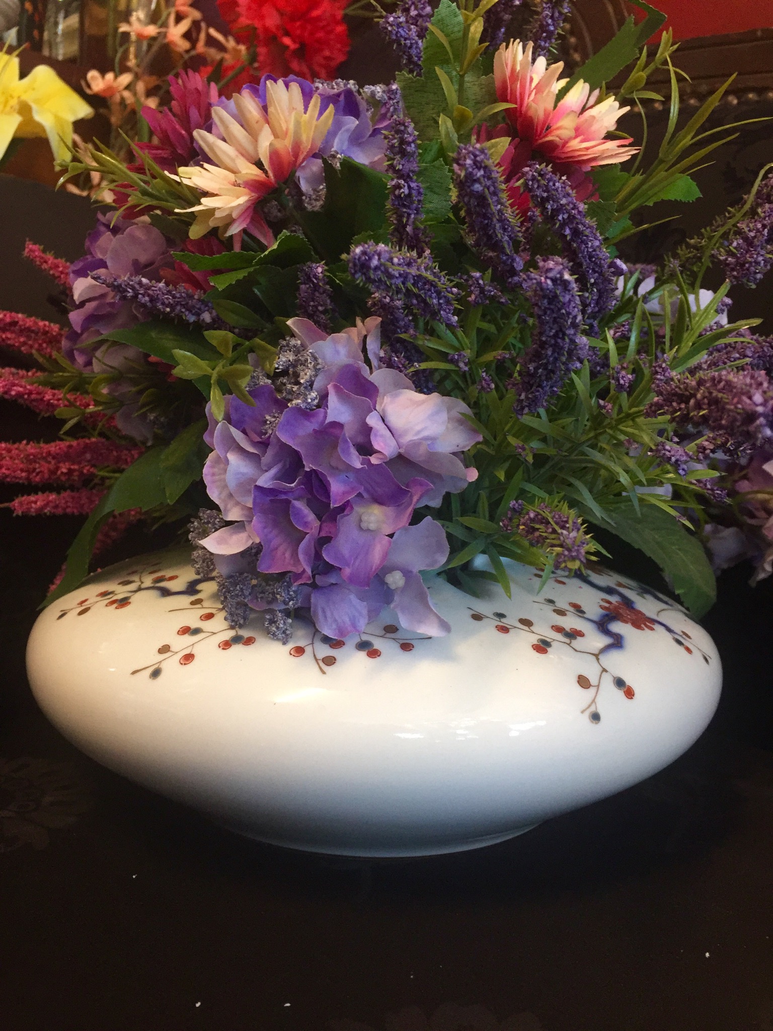 โถแจกันลายดอกเหมย