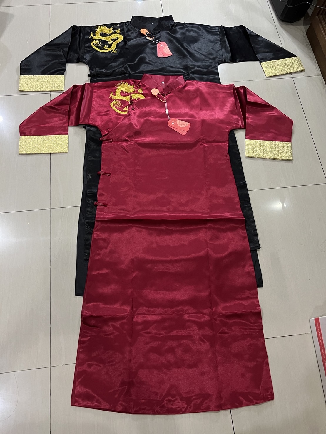 #ฉี่พ่าวแดง ลายปักมังกร ผ้าไหมจีน+โพลี รหัส FC 105