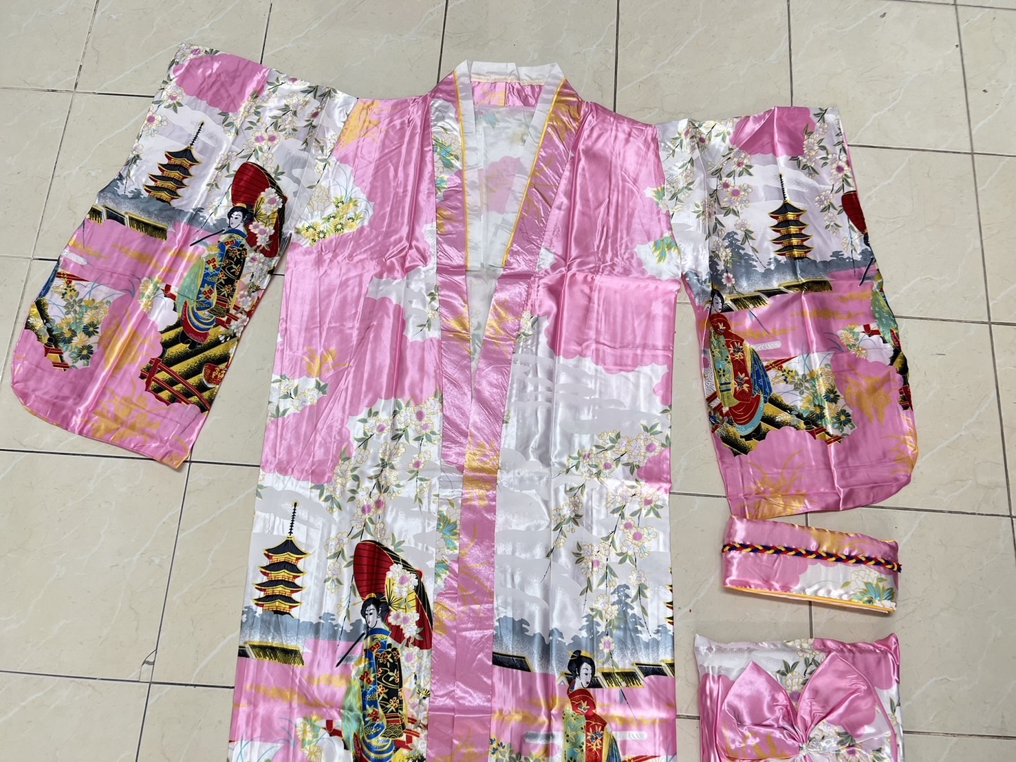 #กิโมโน สีชมพู