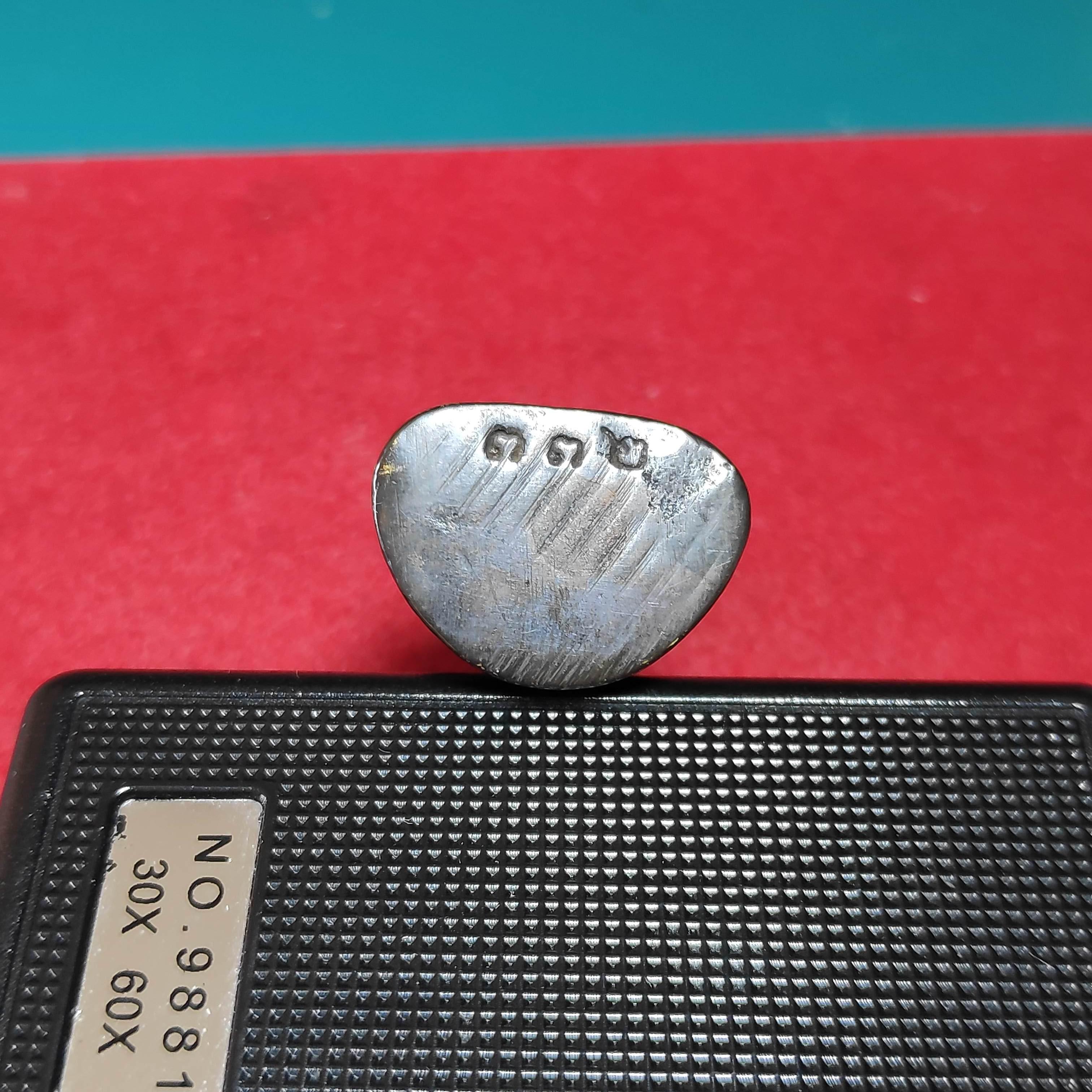 พระกริ่งบัวค่ำบัวหงาย