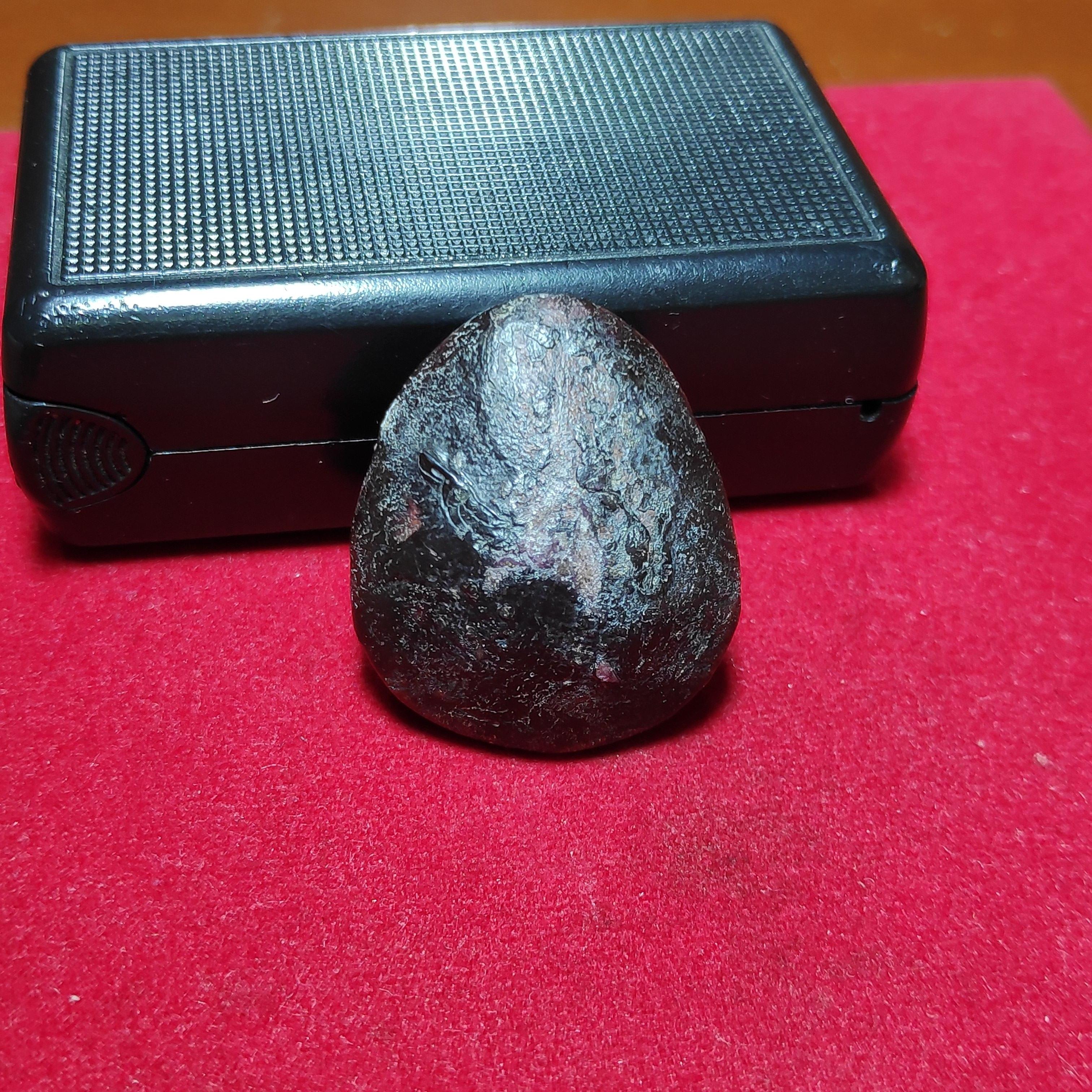 พระปิดตาหลวงพ่อโตเนื้อผงคลุกรักวัดเนินสุทธาวาส