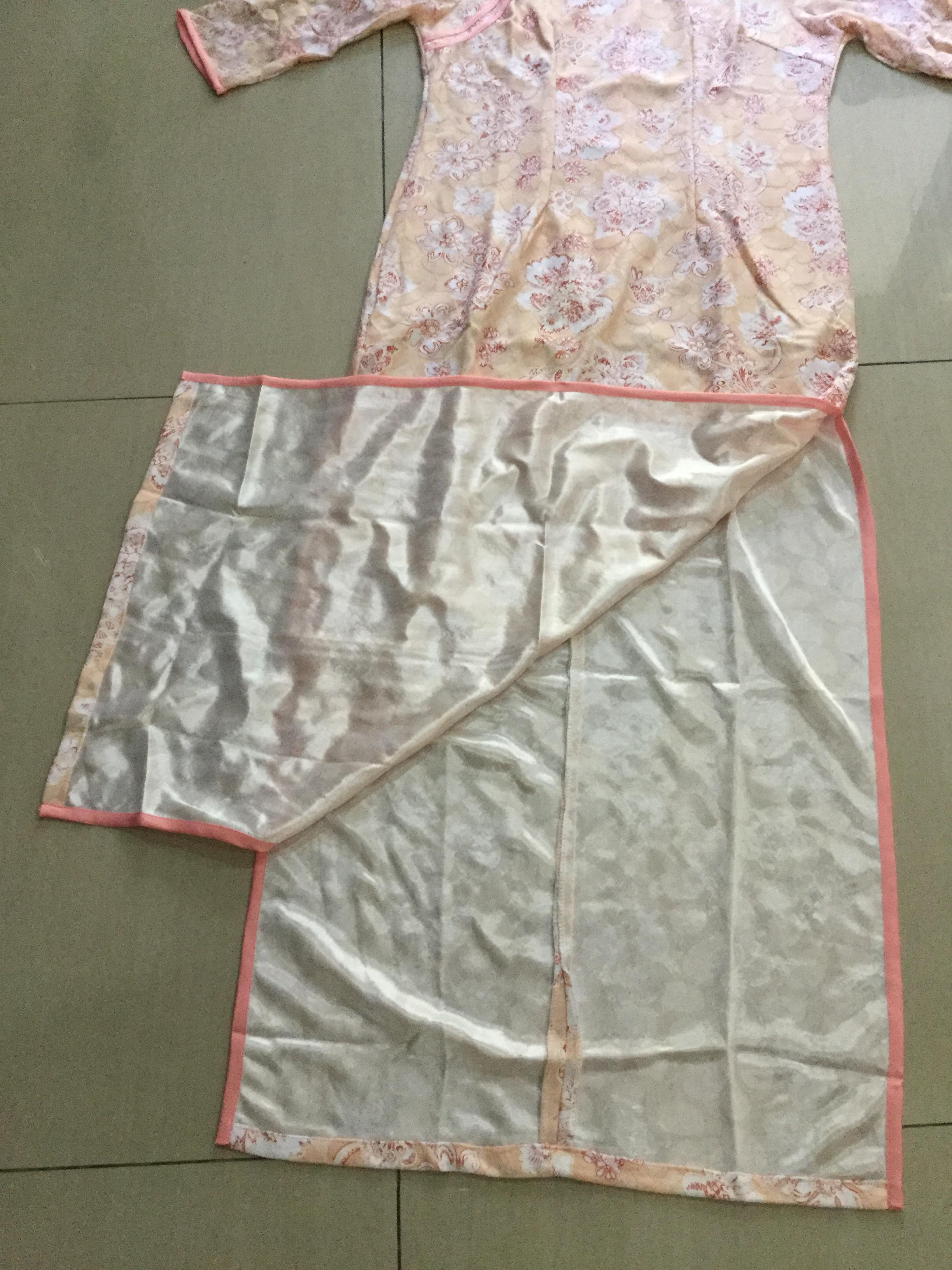 กี่เพ้ายาว ลูกไม้ สีโอรส . รหัส OR 131 สินค้าพร้อมส่ง