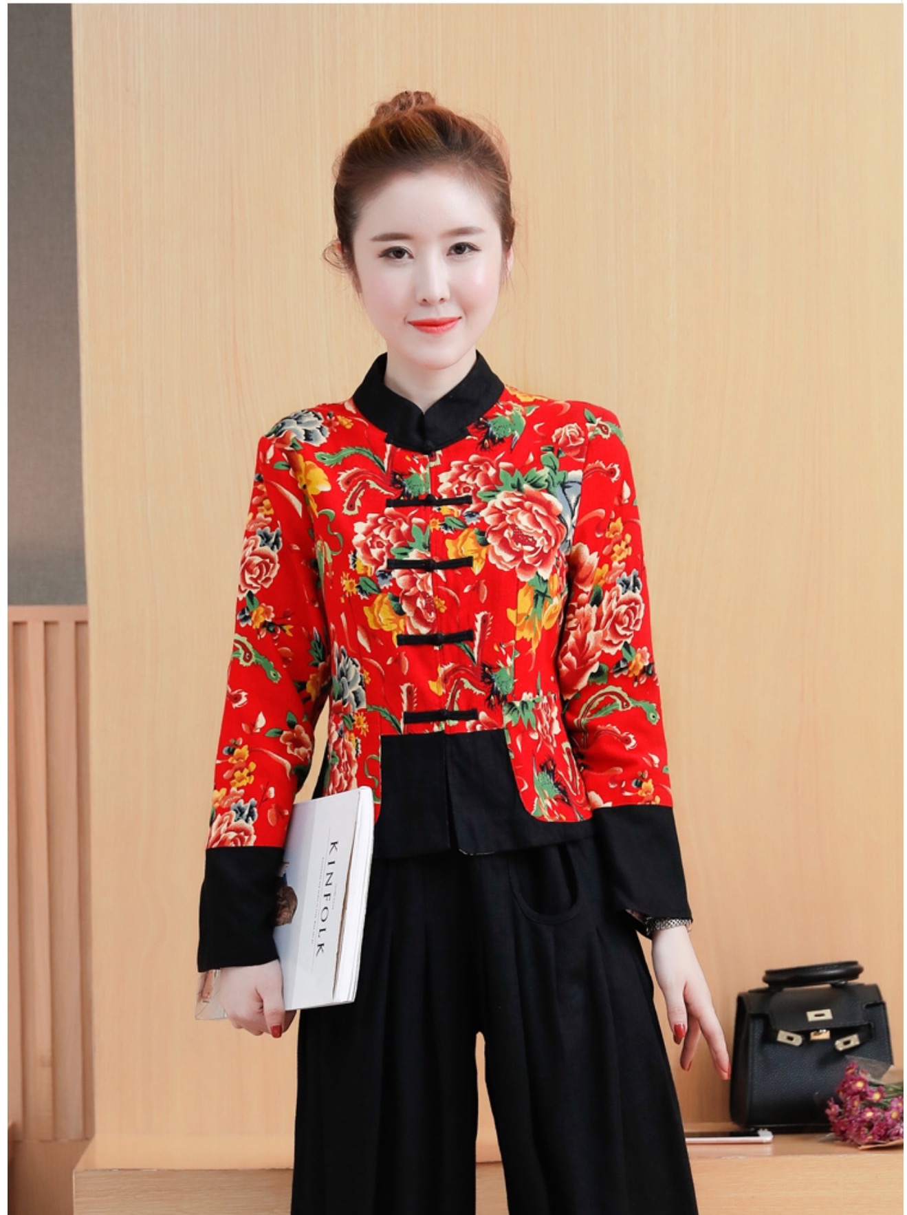 เสื้อผ้าฝ้ายแขนยาว สีแดงดอกโบตั๋น รหัส GR 49 สินค้าพร้อมส่ง