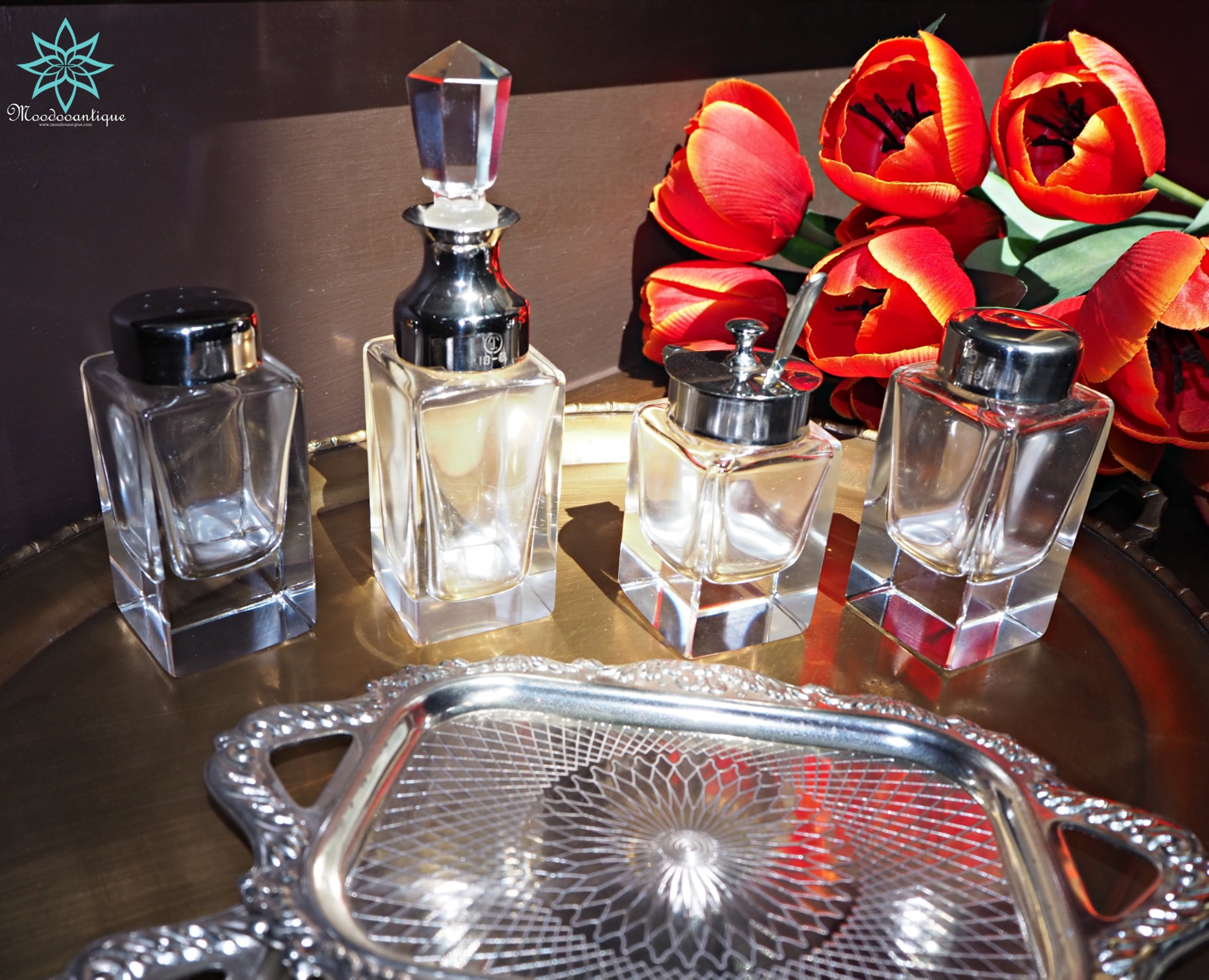 ชุดเครื่องปรุงทำจากแก้วและสแตนเลส