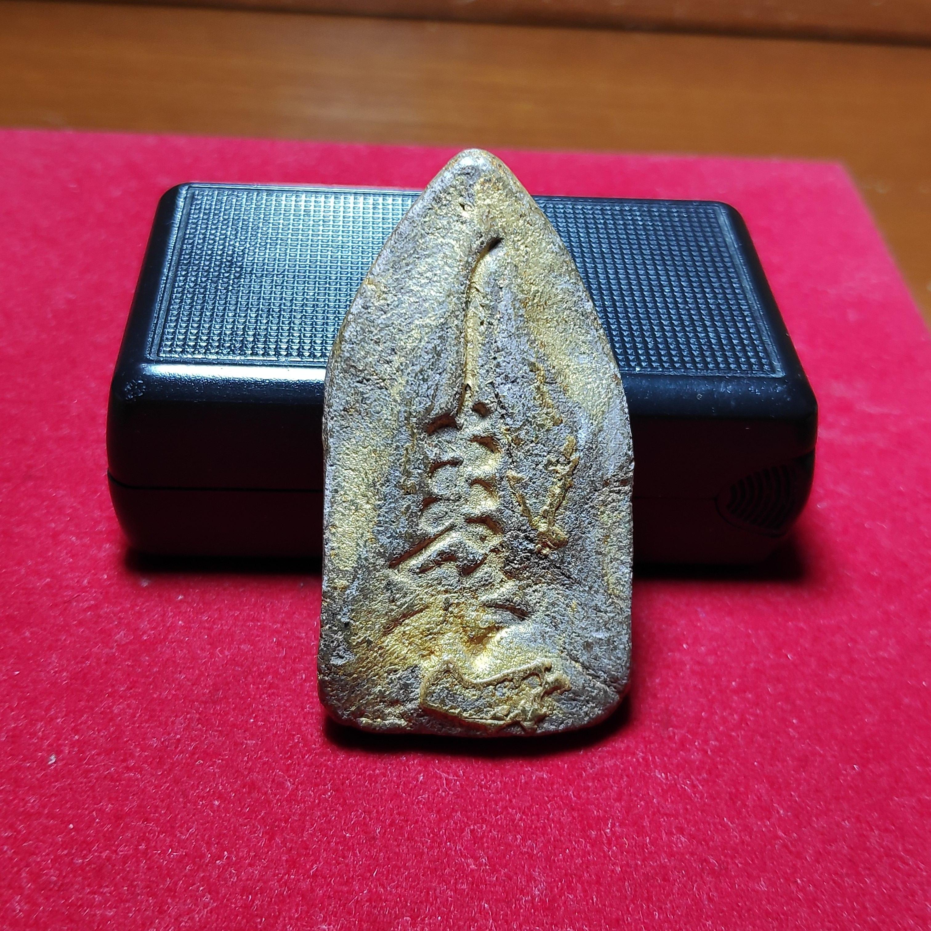 พระขุนแผนปลุกกุมารหลวงพ่อกวยหลังยันต์เนื้อดิน