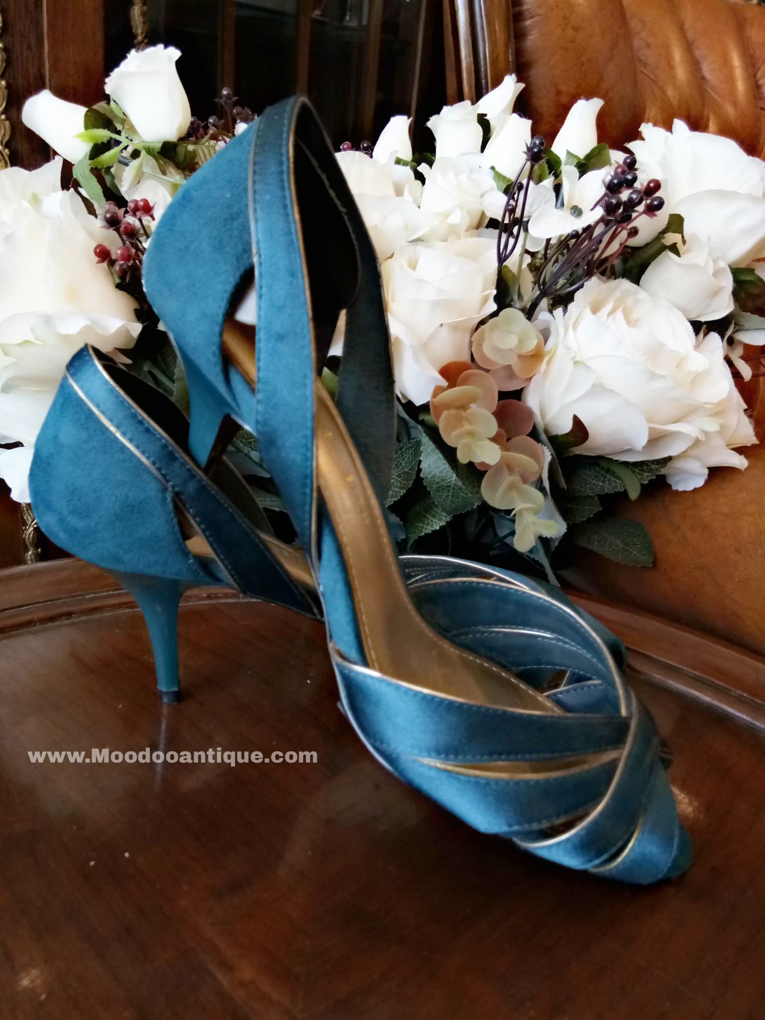 รองเท้า Charles & Keith ( Used) สีนำ้ทะเล