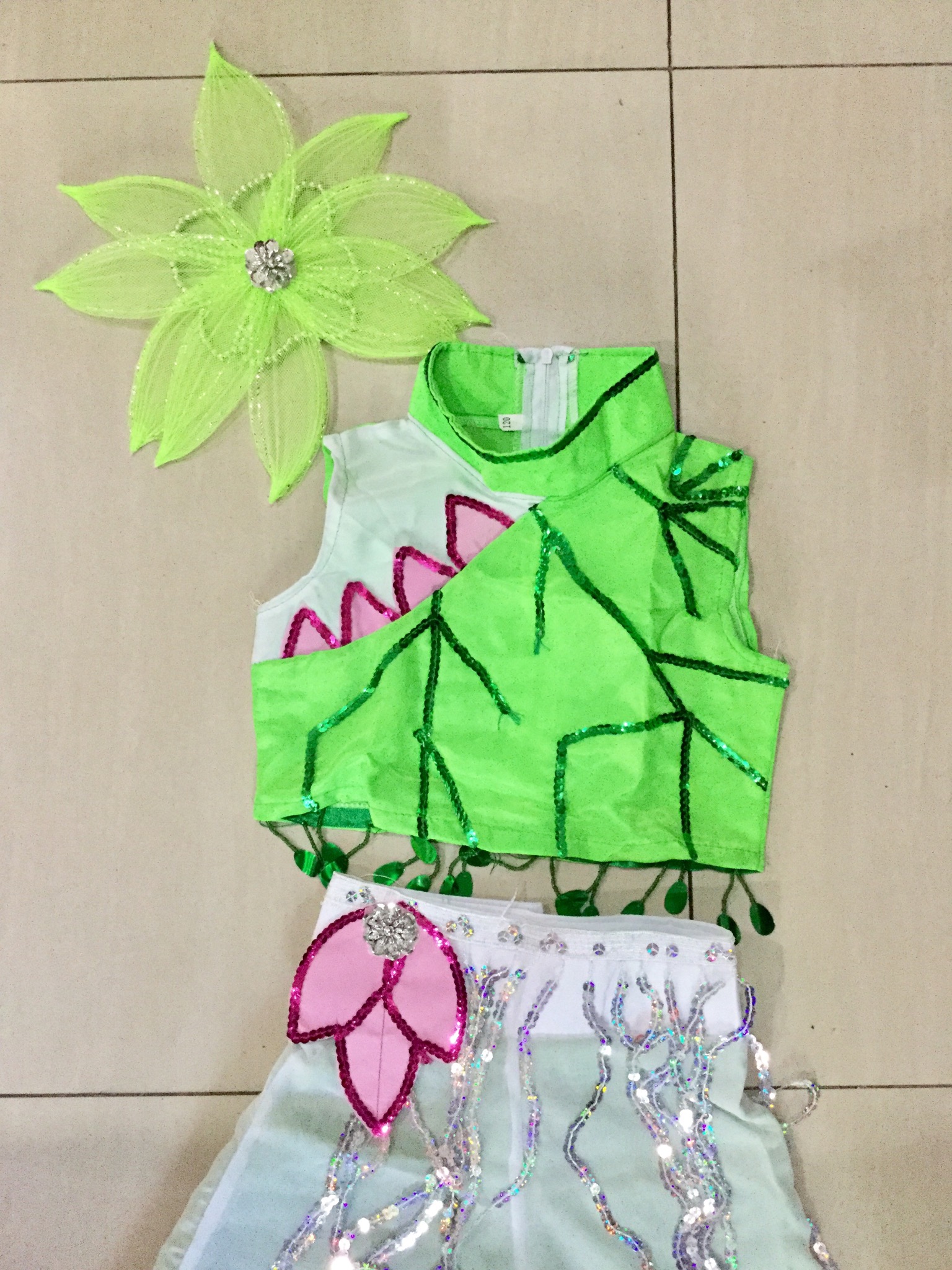 ชุดเต้นเด็กสีเขียวแขนกุด. รหัส 50