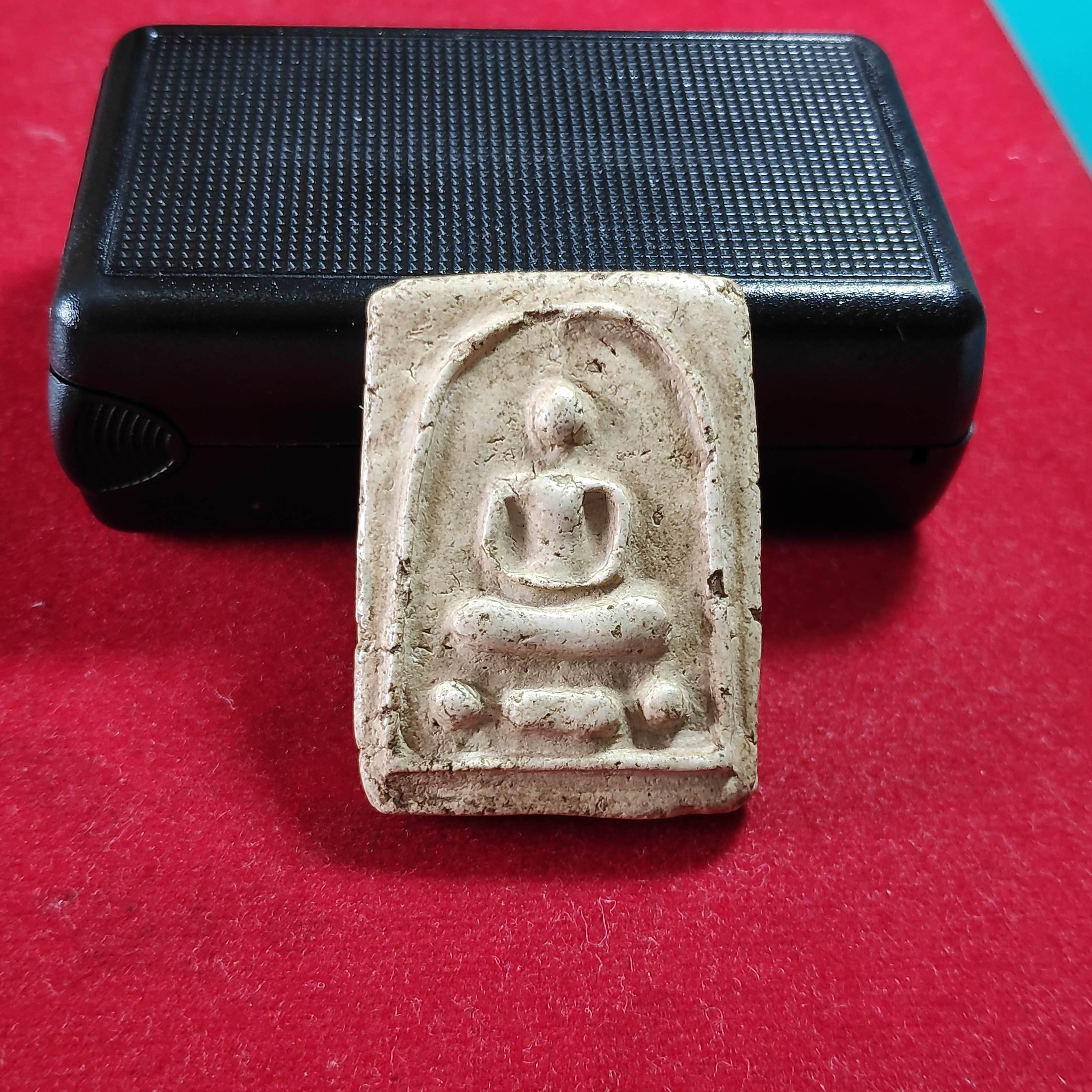 พระสมเด็จอาจารย์ฝั้นเนื้อผงพุทธคุณ