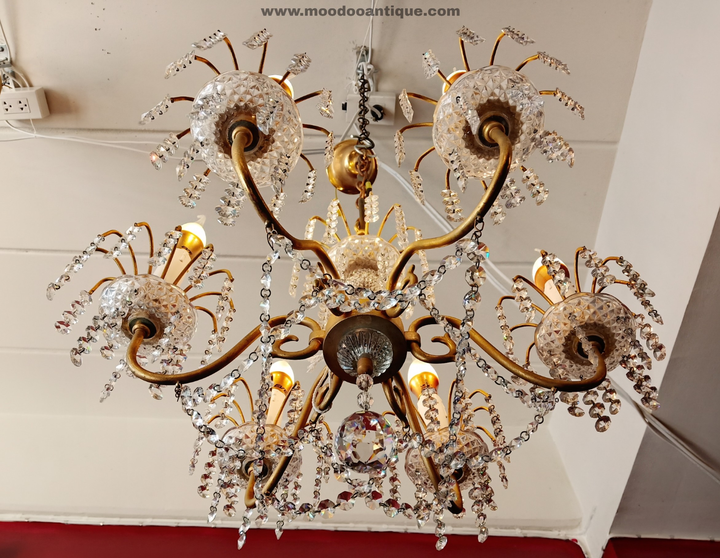 ขายแล้ว Crystal chandeliers with 6 lights