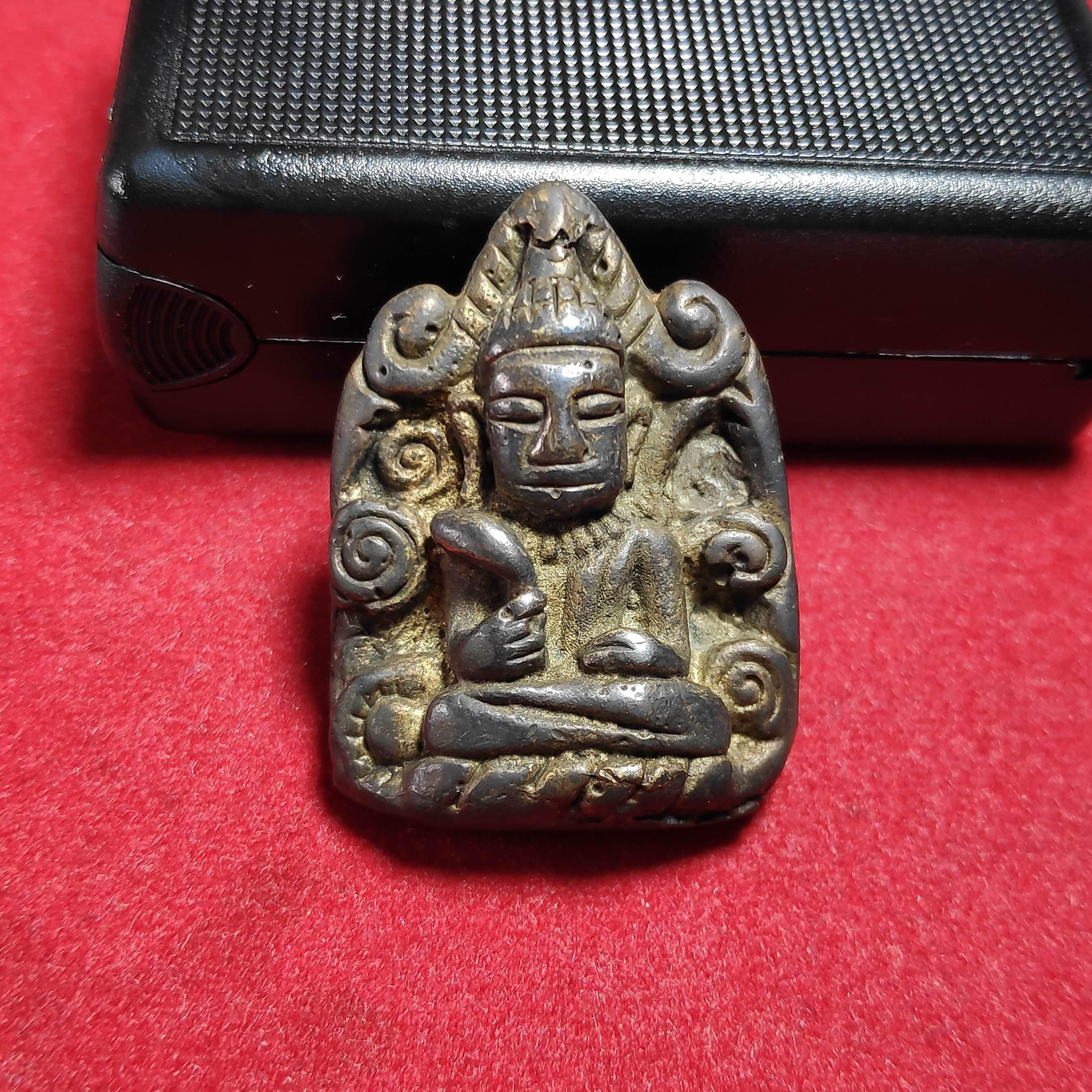 รูปหล่อพระอุปคุตศิลปเขมรหลังยันต์