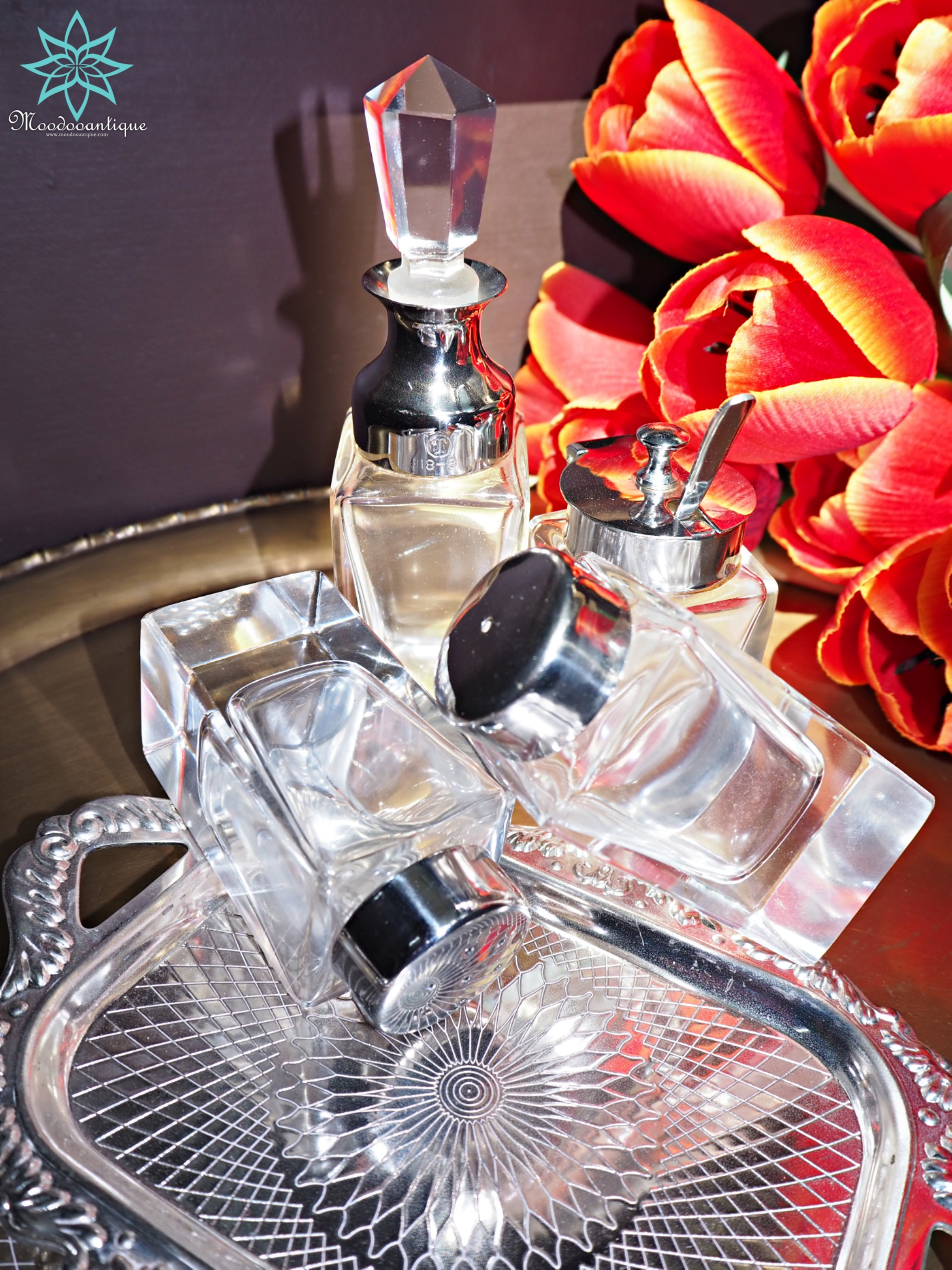 ชุดเครื่องปรุงทำจากแก้วและสแตนเลส