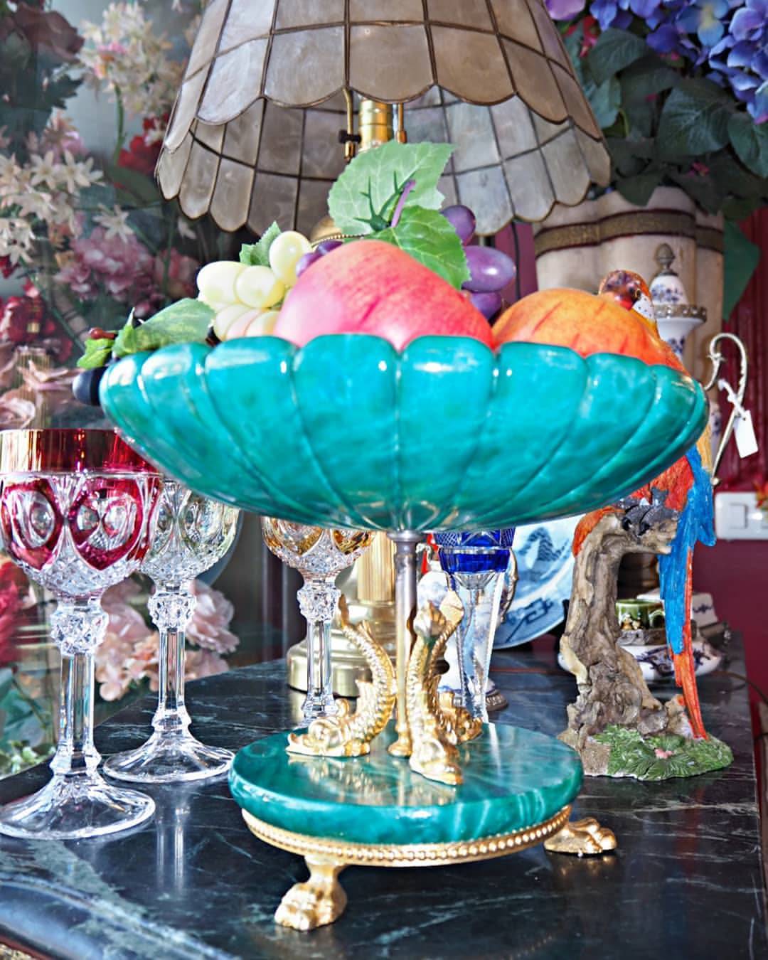 พานหินใส่ผลไม้