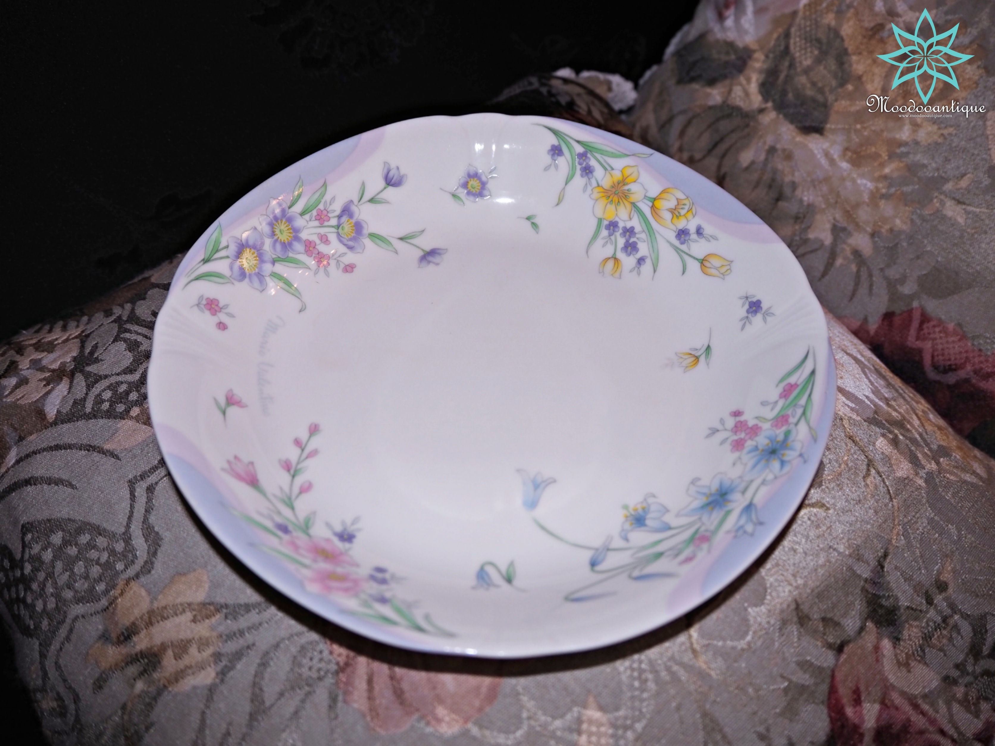 angela licensed by Mario Valentino 6001 momoyama japan