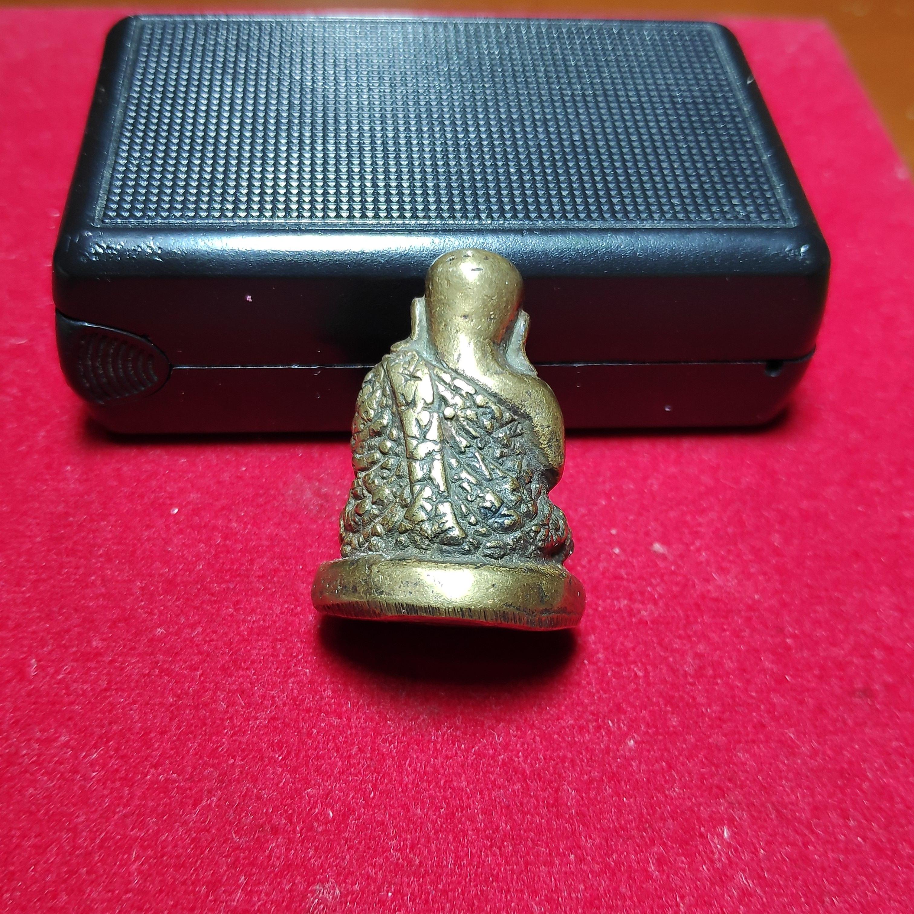 พระรูปหล่อหลวงพ่อเงินวัดบางคลานพิมพ์จีวรลายดอก