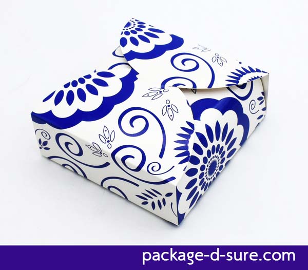 กล่องคุกกี้ สีเหลี่ยมจัตุรัส เปิดสี่ด้าน 12x12x4 สีขาว ลายครามน้ำเงิน