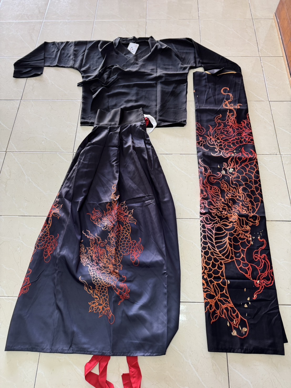 ชุดองค์ชายฮั่น สีดำ พร้อมส่ง รหัส 874 เสื้อดำ+ กระโปรง + เสื้อคลุม