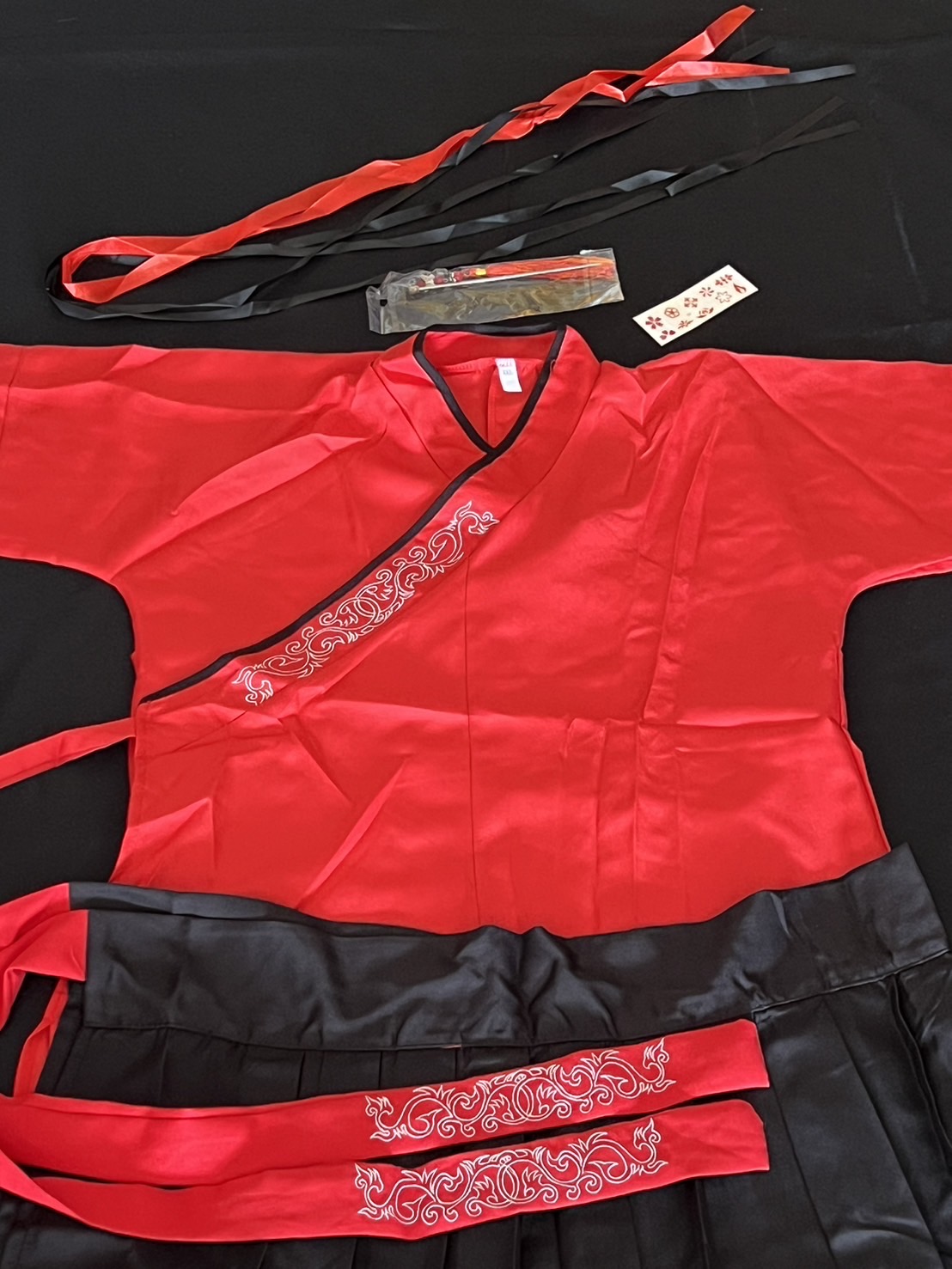 ชุดจีนฮั่น เสื้อแดง + กระโปรงดำ