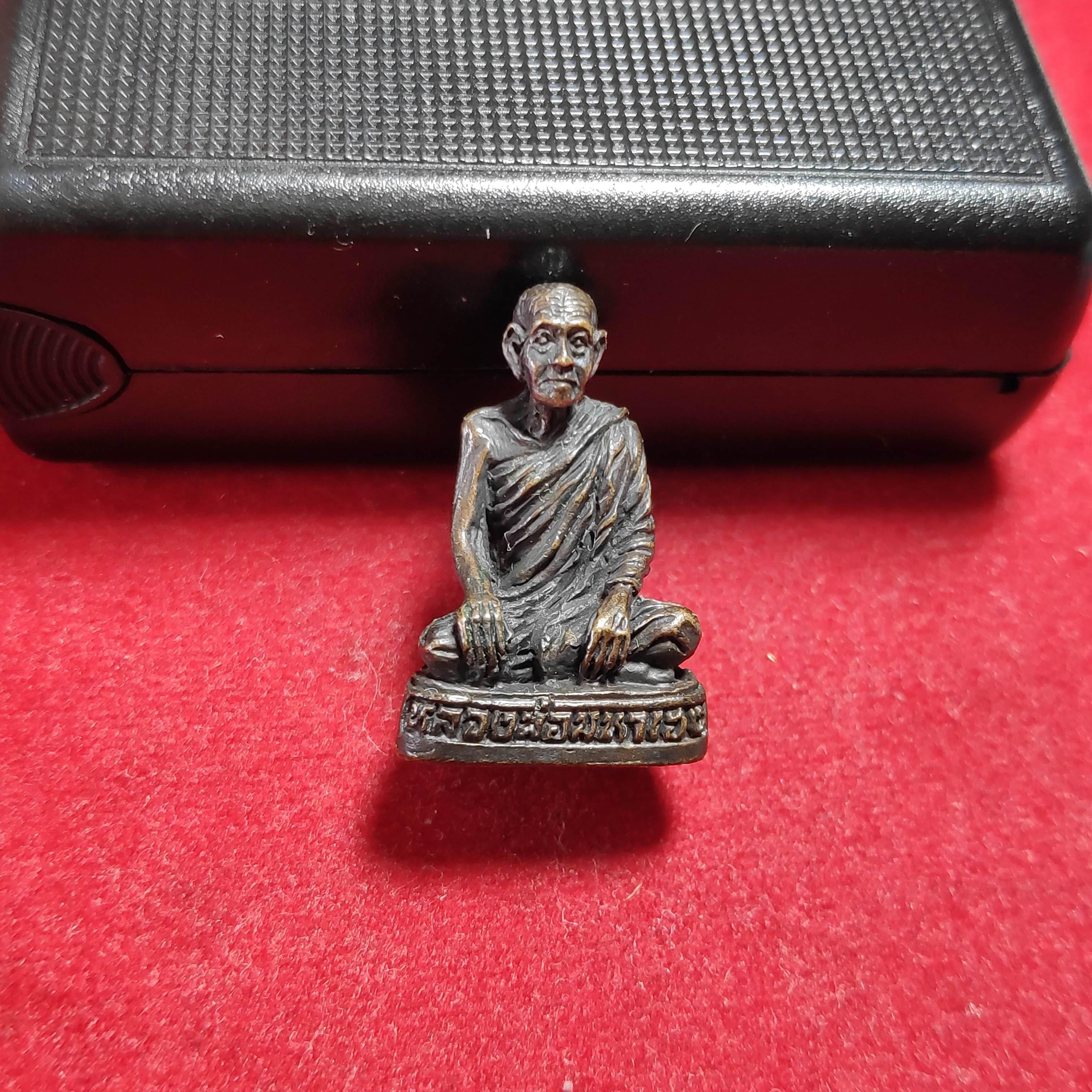 รูปหล่อหลวงพ่อมหาเฮงวัดไผ่เลี้ยง จ,กำเเพงเพชร