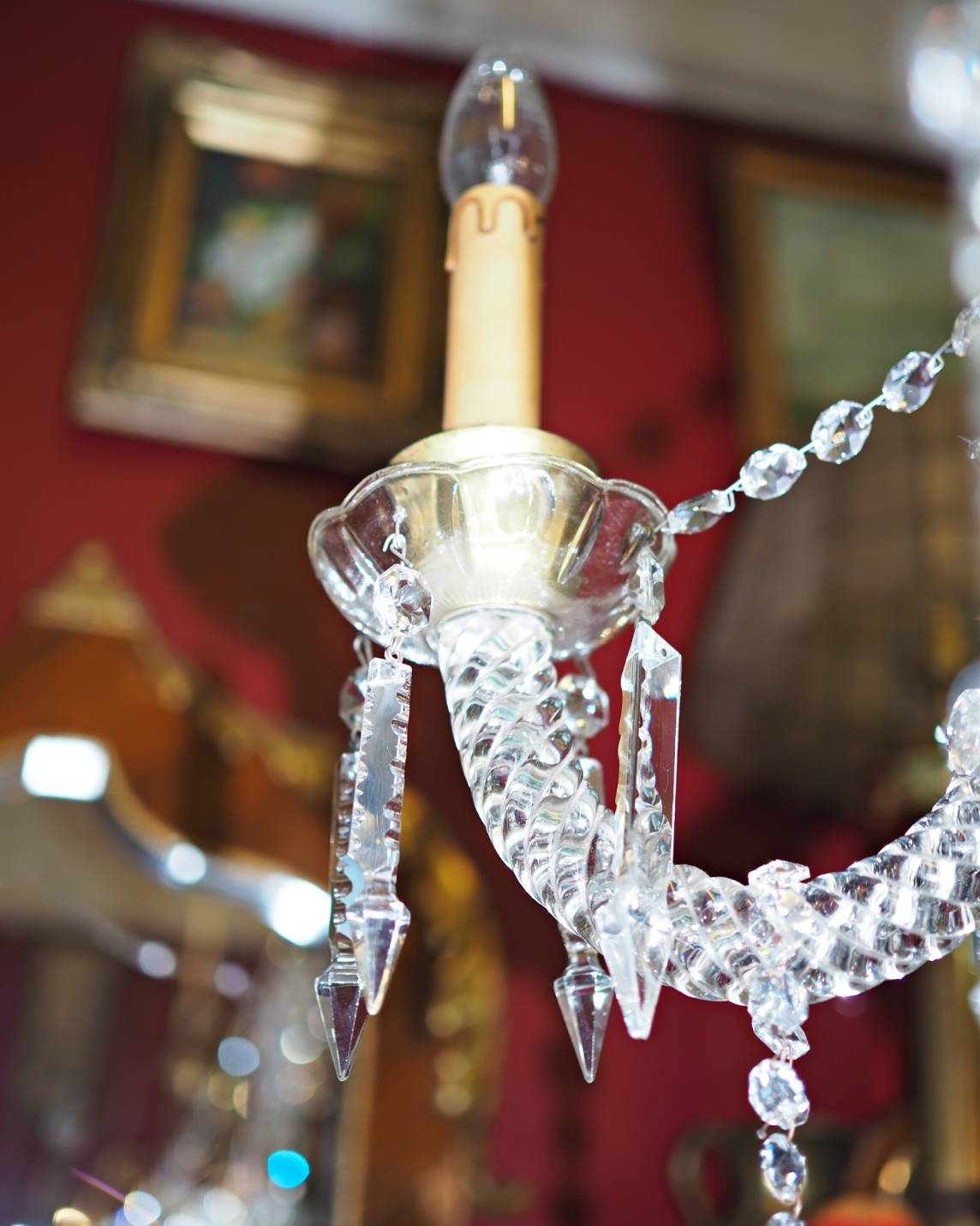 Antique French Crystal Chandelier งานฝรั่งเศส โค้งก้านโค้งงอบิดเป็นเกลียว มี 6 ช่อกิ่งไฟ
