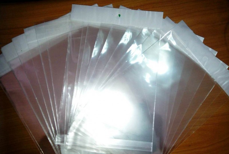 ถุงแก้วซิลหัวมุก สำหรับบรรจุสินค้า มีเจาะรูเพื่อใช้สำหรับแขวนแสดงสินค้า