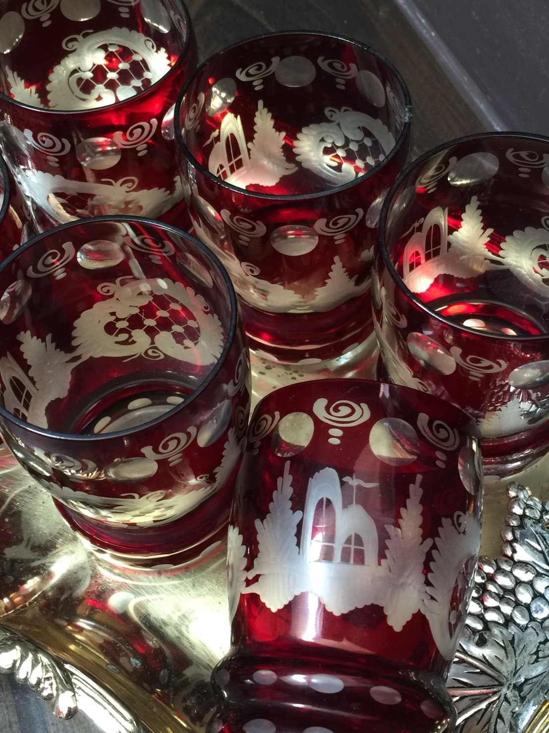 เครื่องแก้วแอนทีคโบฮีเมี่ยน