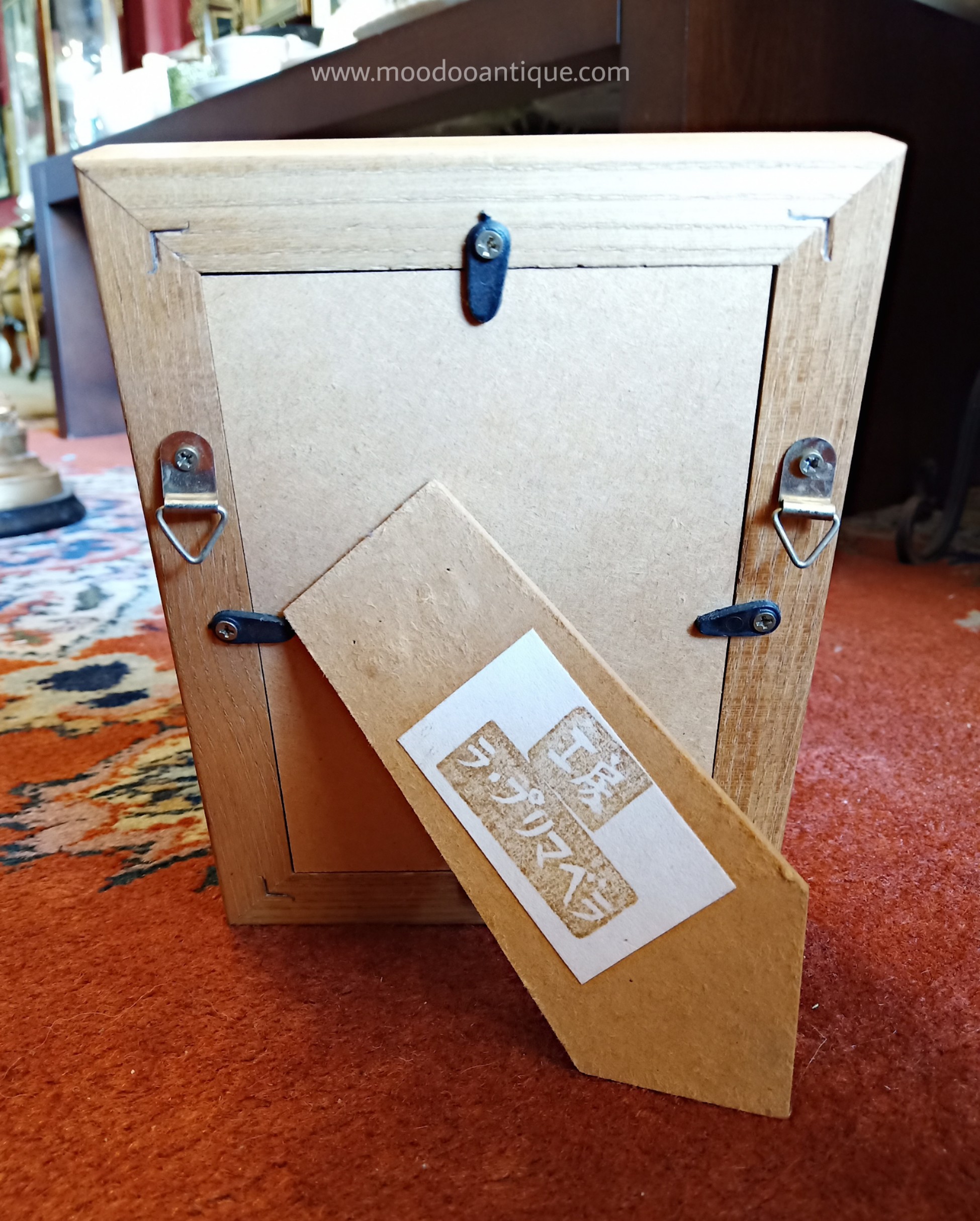 กรอบรูปไม้ขอบในสีทองจากญี่ปุ่น