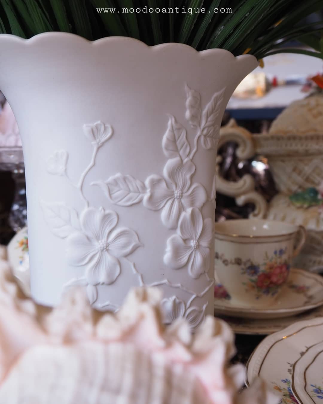 แจกันพอร์ซเลนสีขาวแฮนด์เมด kaiser สำหรับสะสม