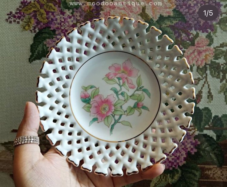 จานขนมลายฉลุ Keito Japan