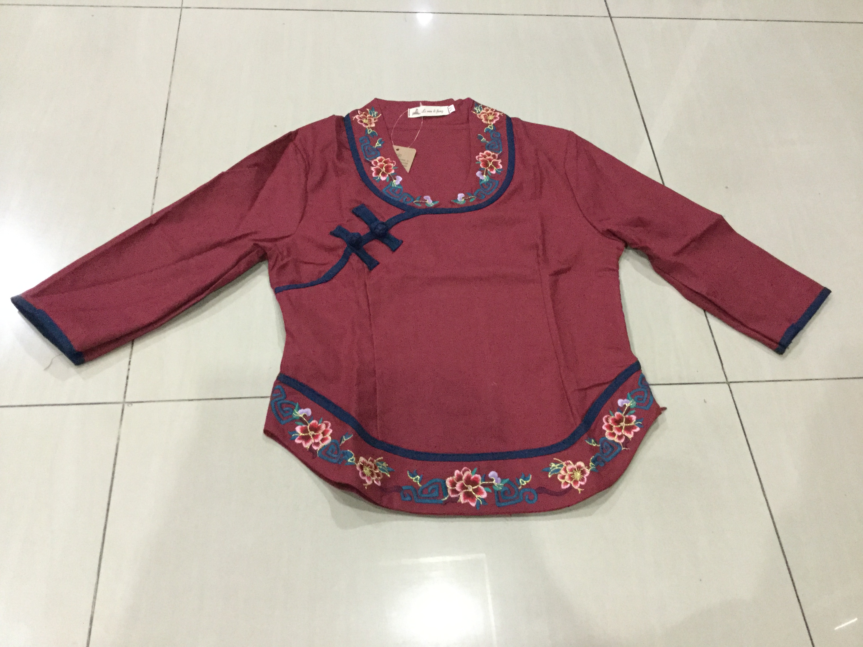 เสื้อผ้าฝ้าย เนื้อดี ใส่สบาย รหัส SN 65 สีแดง