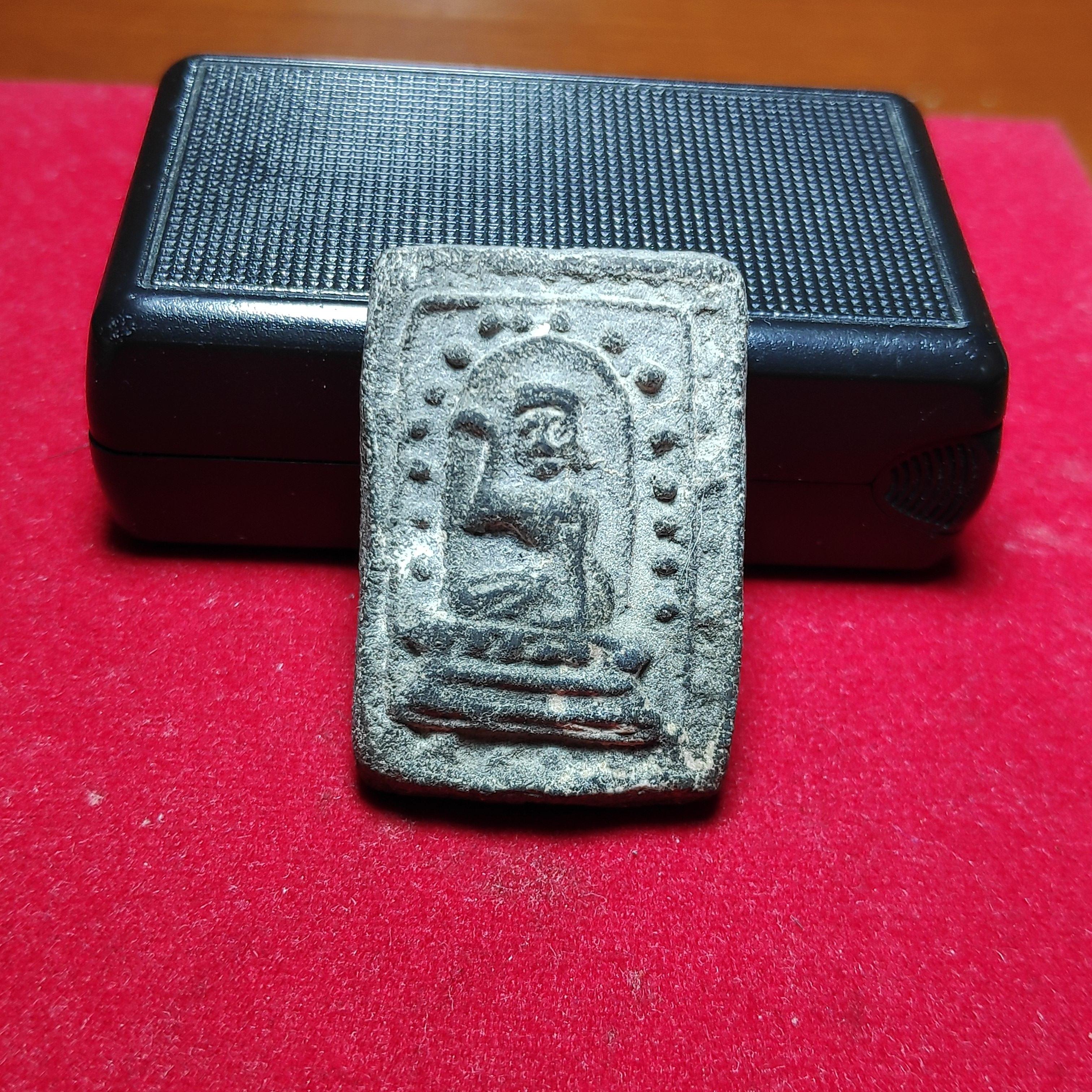 นางกวักหลวงพ่อกวยหลังยันต์เนื้อผงใบลาน