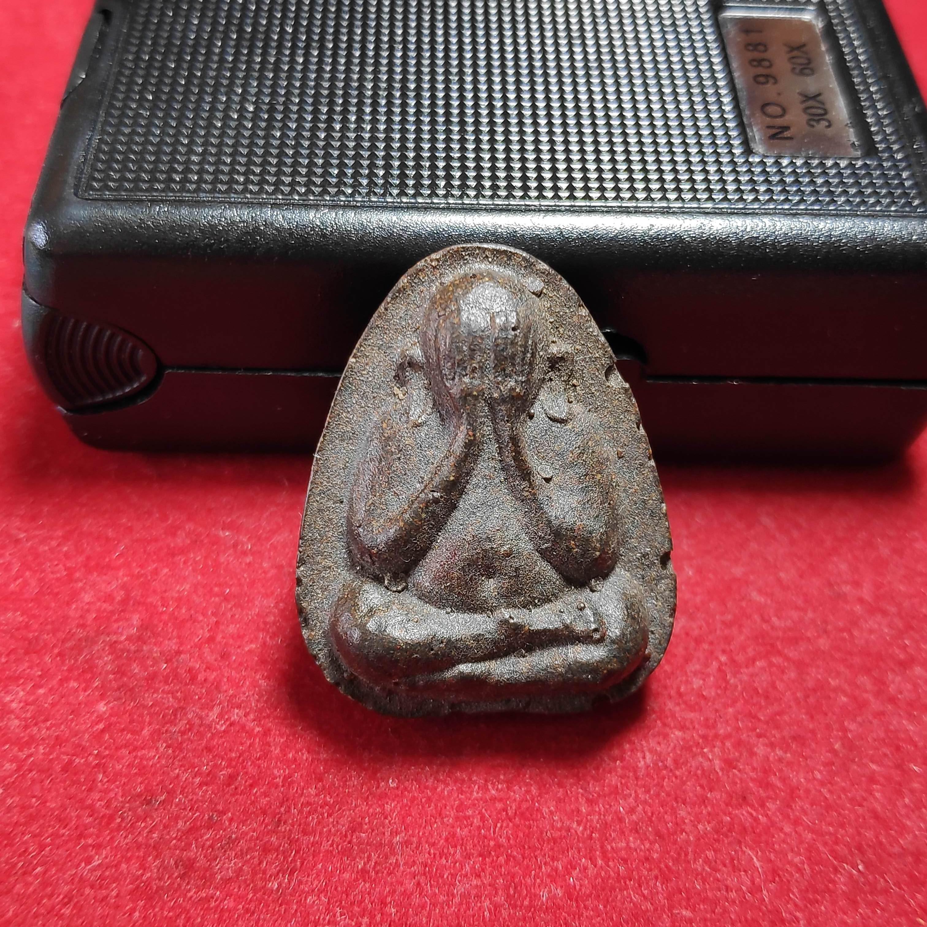 พระปิดตาเนื้อเเร่เกาะล้านรุ่น1อาจารย์ทวนวัดเกาะล้าน(ขายเเล้ว)