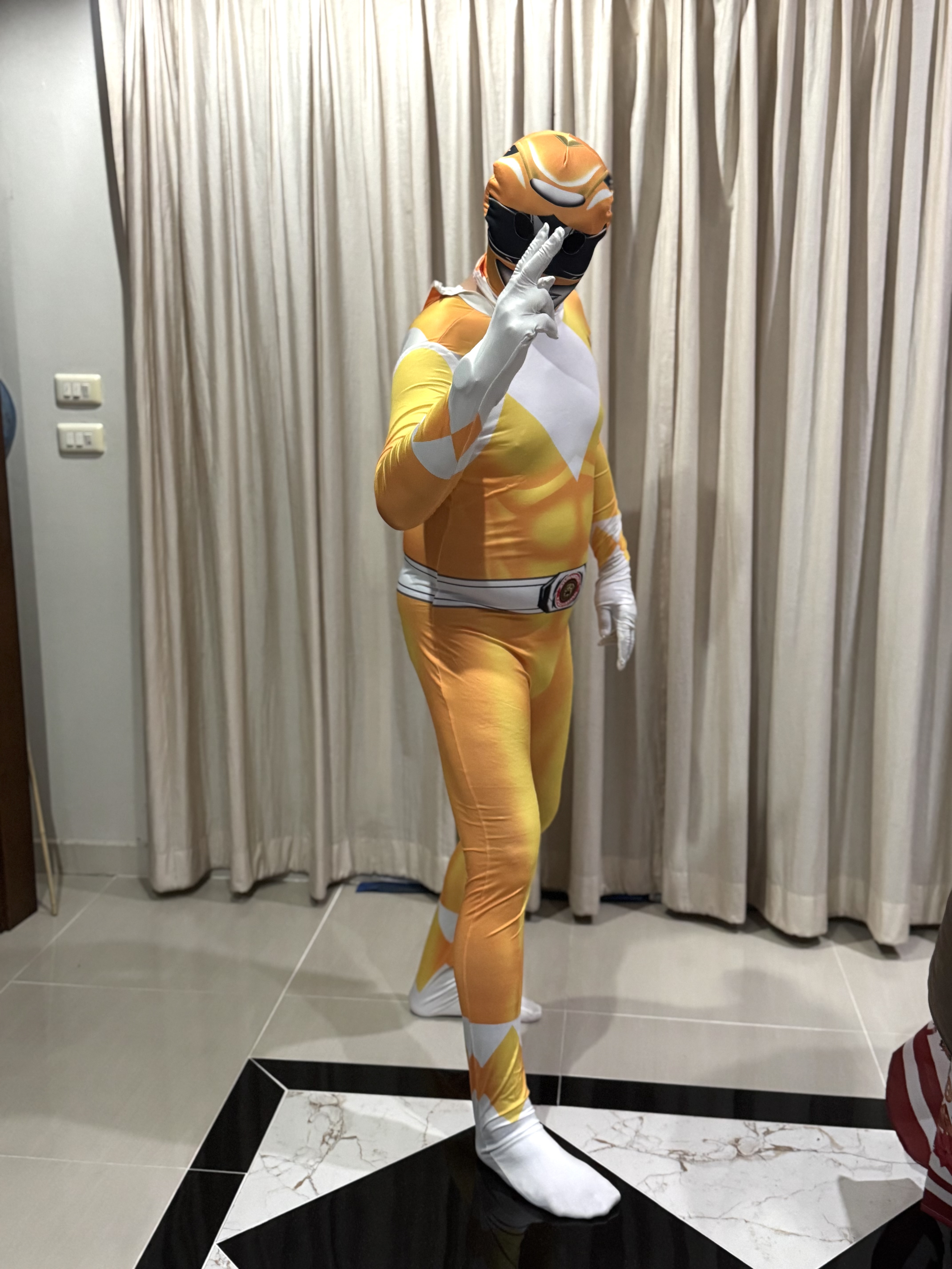 ชุดpower rangers มี 6 สี เช่าชุดละ 180฿