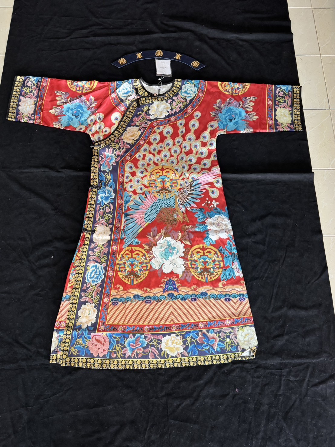 ชุดราชวงค์ชิงสีแดง