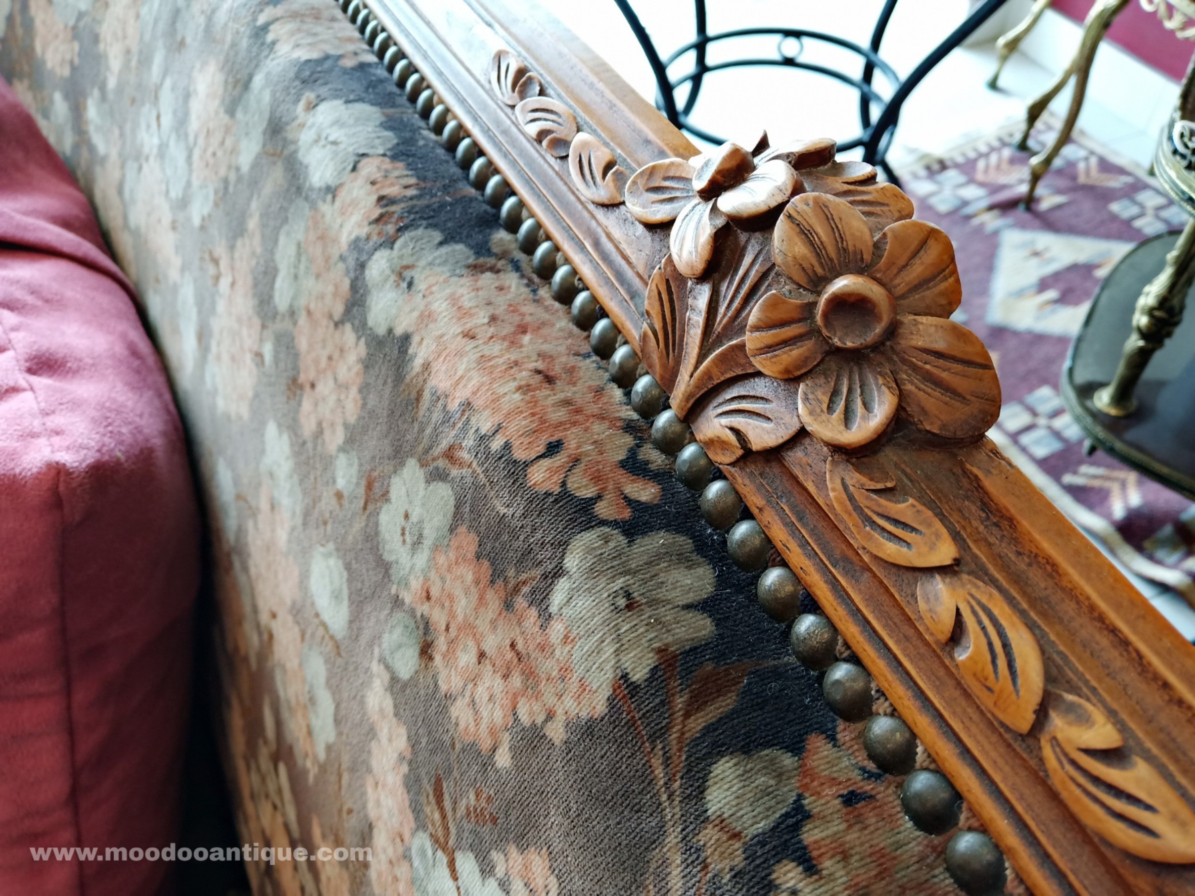 โซฟาขนเป็ดฝรั่งเศสลายดอกไม้