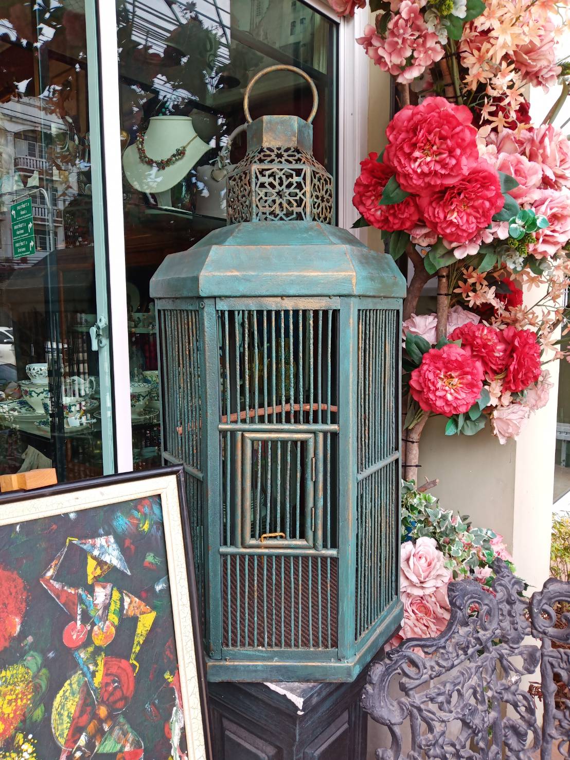 กรงเหล็กทำสี 8 เหลี่ยม