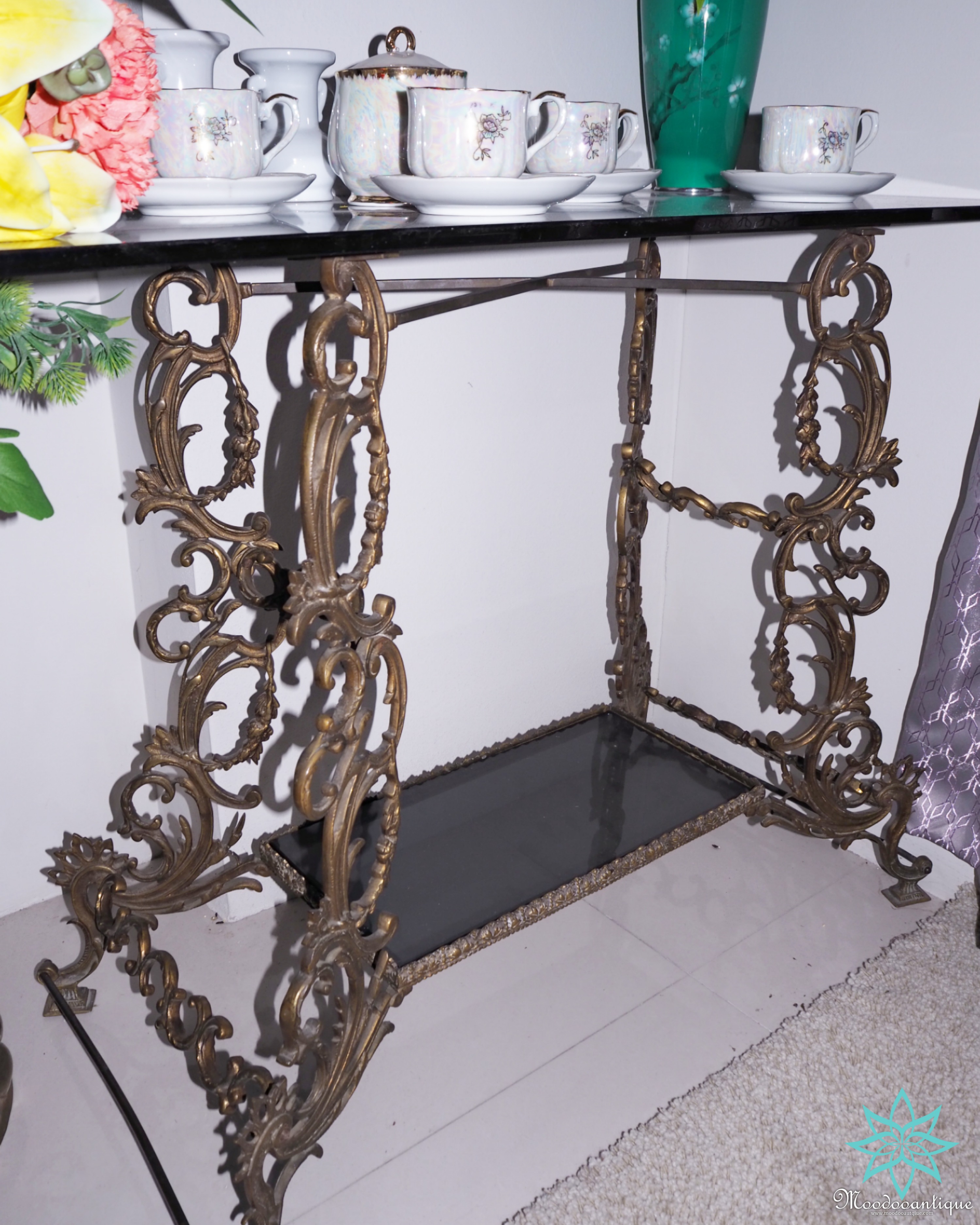 โต๊ะกระจกทองเหลืองฝรั่งเศส