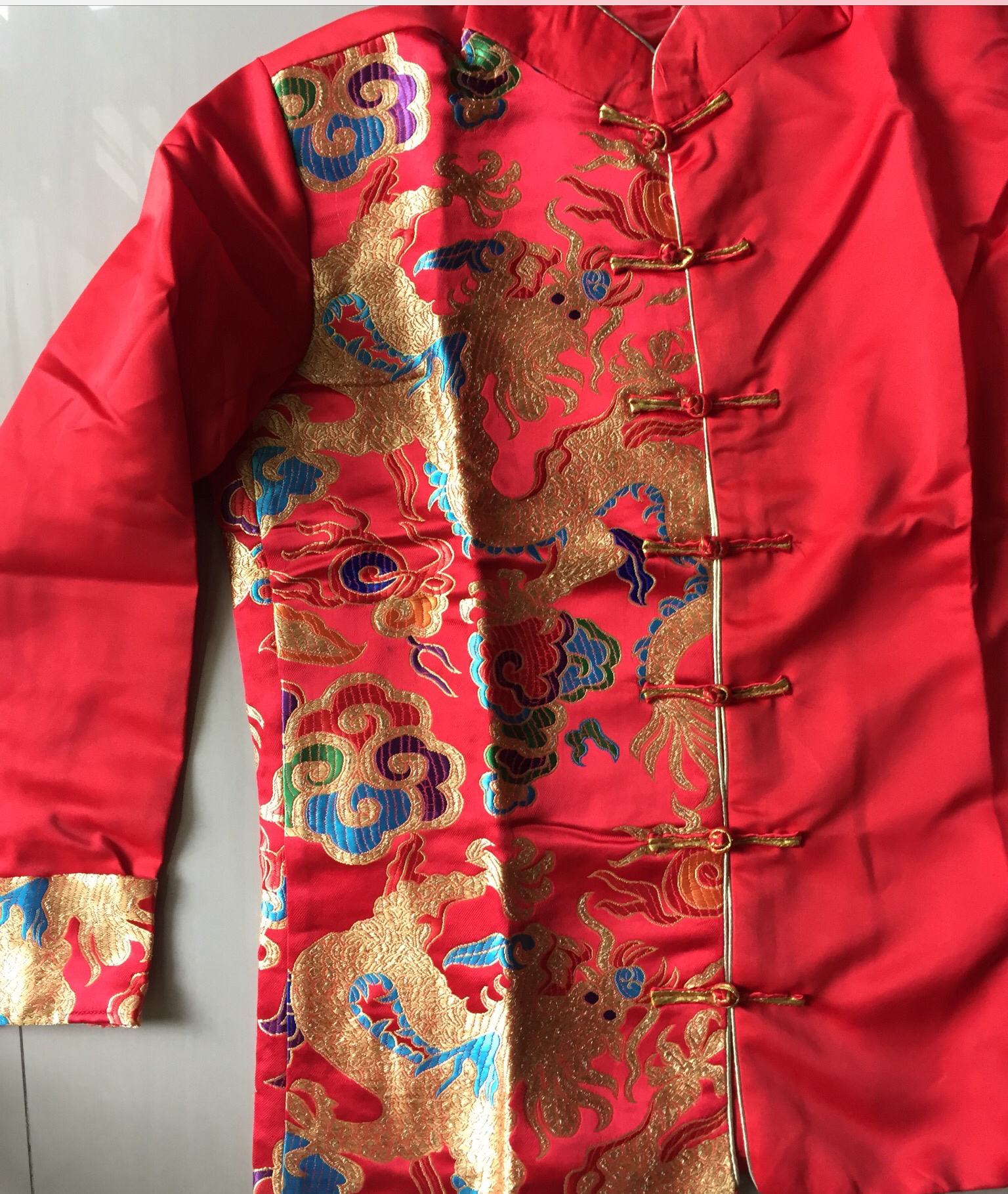 เสื้อจีนผู้ชายสีแดงลายมังกร สีทองน้ำเงิน ZH135