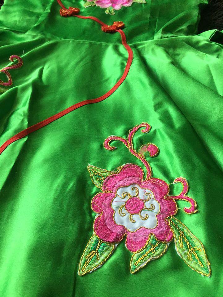 กี่เพ้าผู้หญิงสีเขียว B46