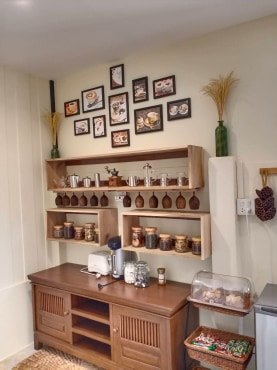 ชุดกรอบรูปติดผนัง Coffee Room กรอบรูป 11 ชิ้น พร้อมรูปภาพตามแบบและวัสดุติดตั้ง