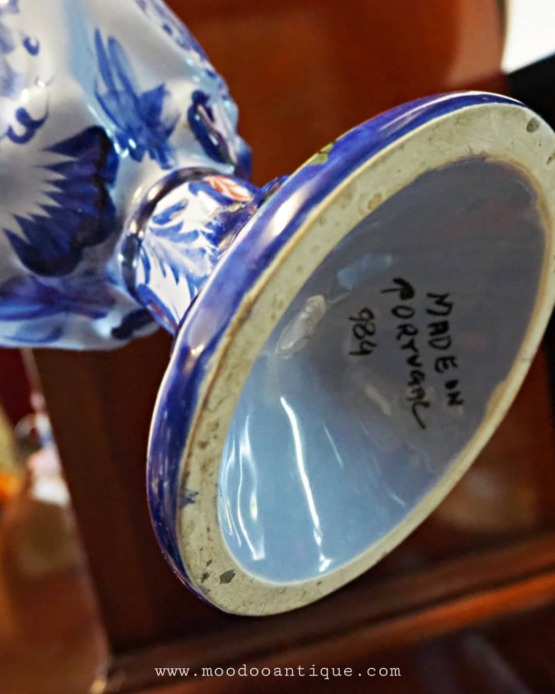 แจกันทรงสูงปากแคบ งานโปรตุเกส