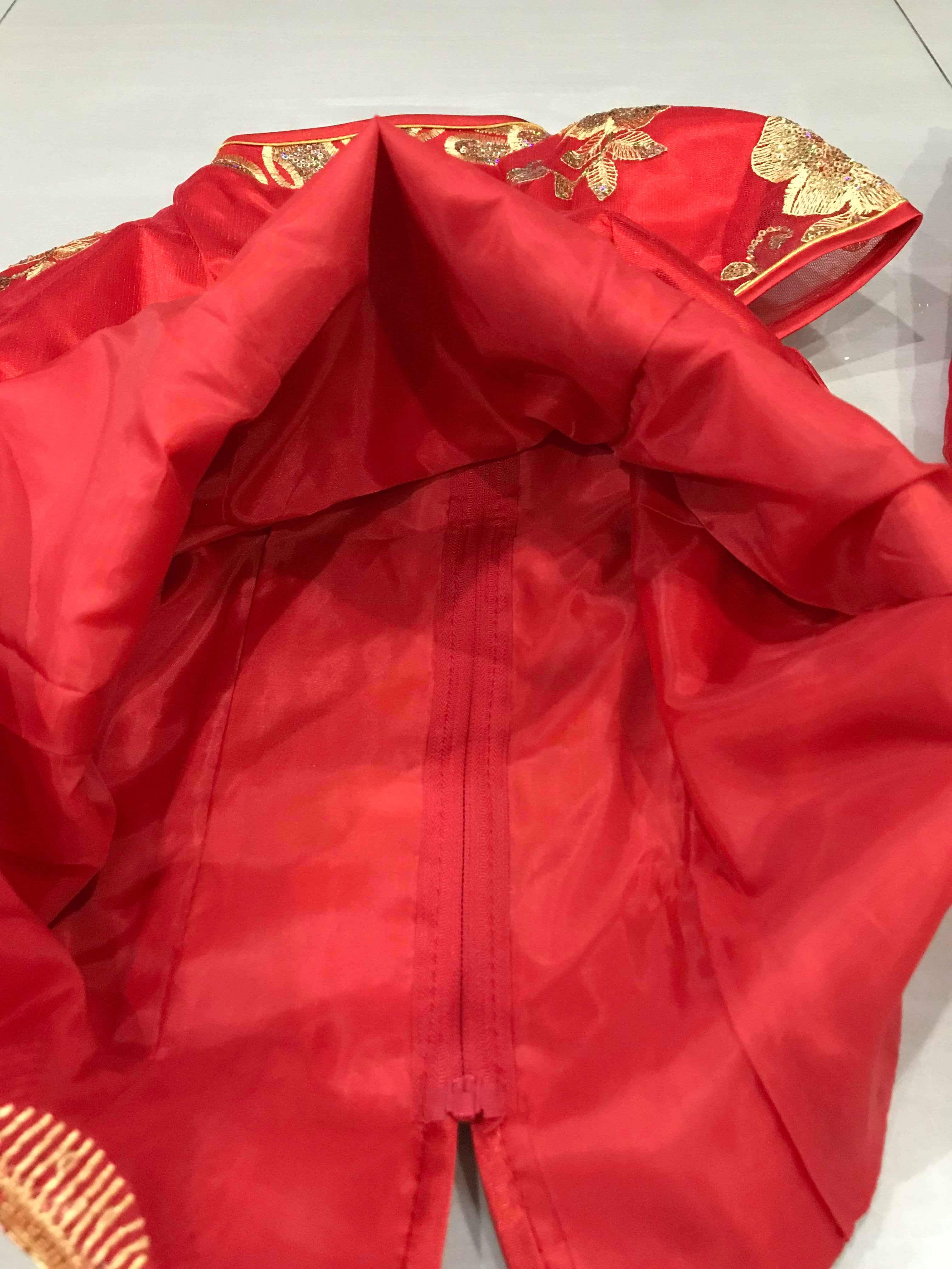 ชุดเสื้อ +กระโปรง สีแดง. เนื้อดี ใส่สบาย รหัสSHOT 140