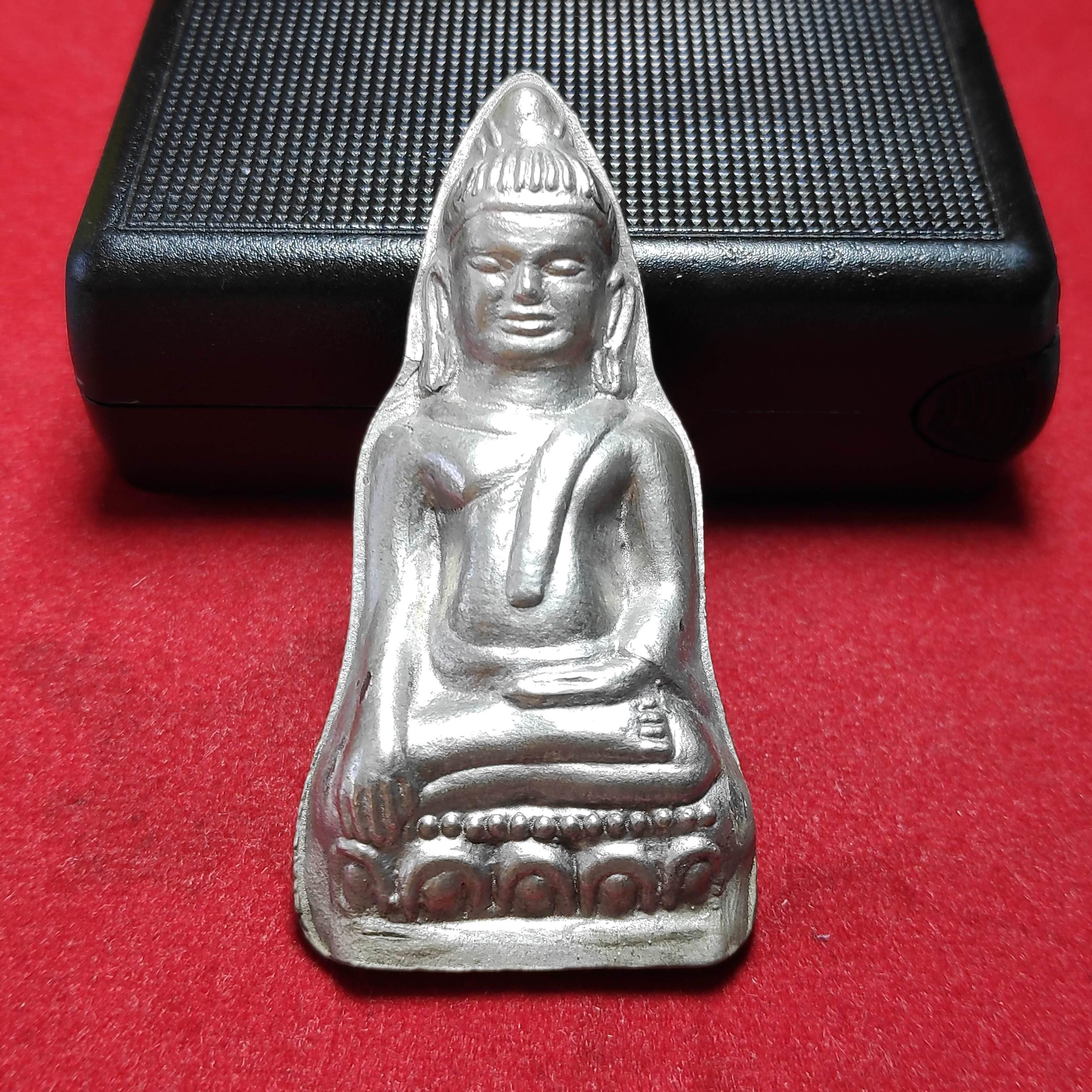 พระหูยานหลวงพ่อพิเชษฐ์วัดโคกหม้อเนื้อตะกั่ว จ.ลพบุรี