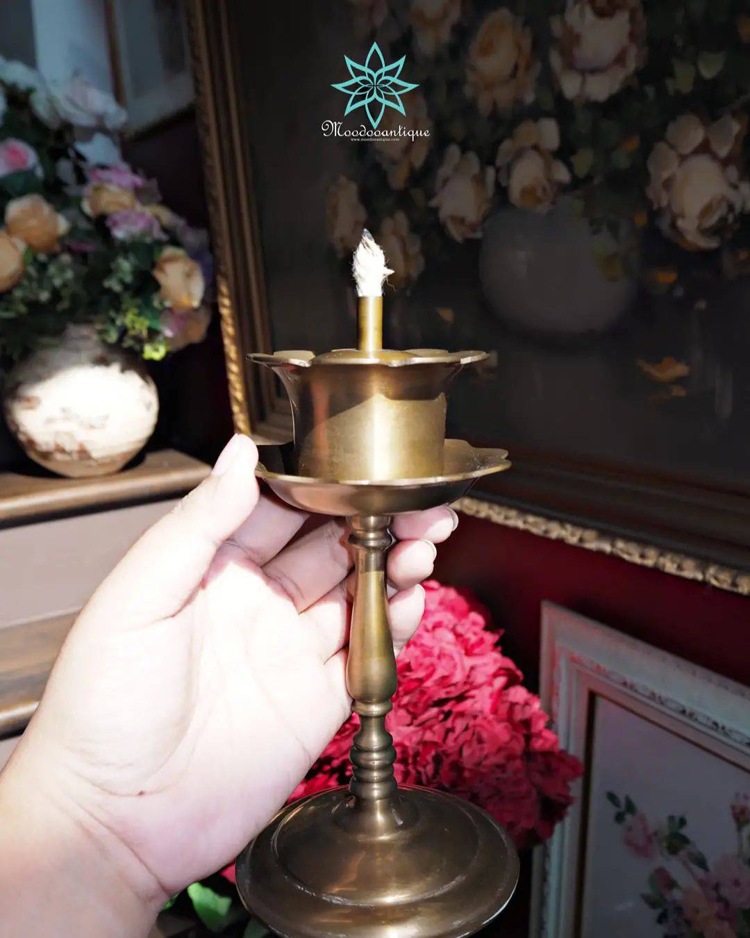 เชิงตะเกียงนำ้มันหรือเป็นเชิงเทียนทองเหลือง