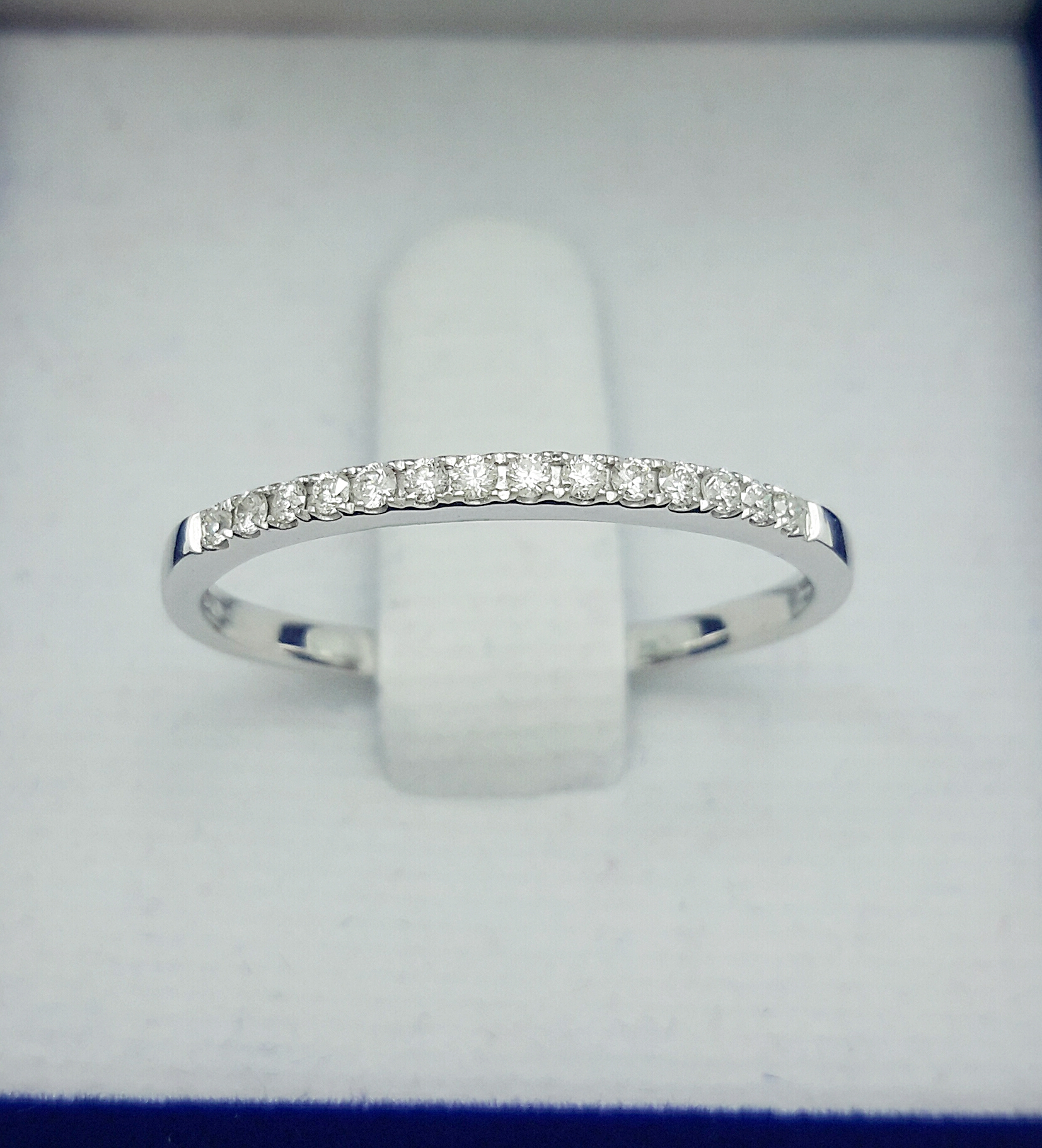 แหวนเพชรแท้น้ำหนักรวม 0.14 cts